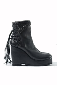1602-BO02L Crush Braided Boots