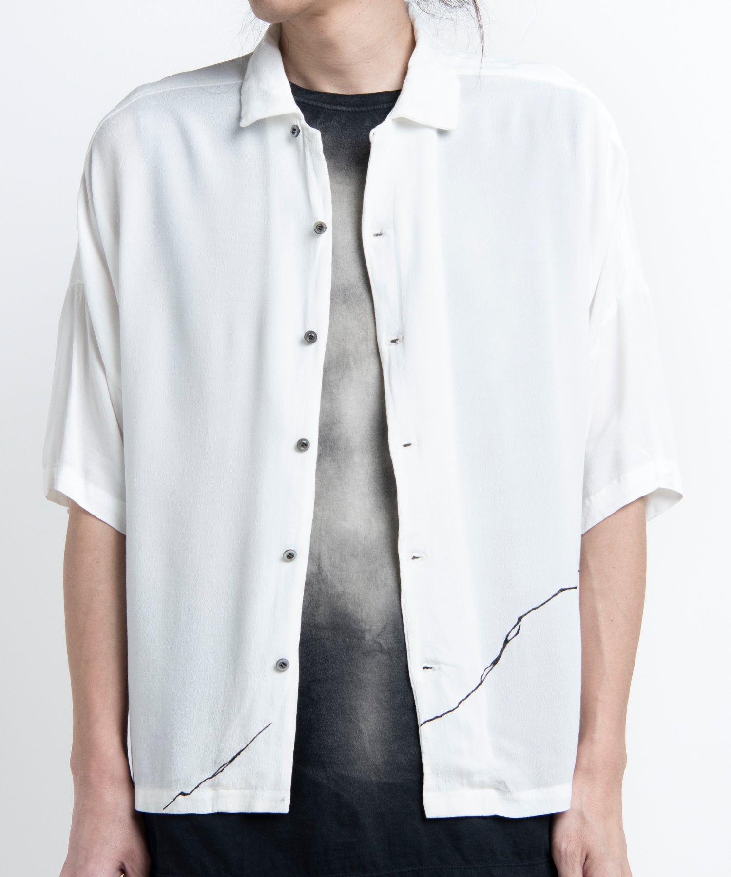 2501-SH07 Crepe Rayon Crack Shirt 05 White – KMRii OFFICIAL ONLINE
