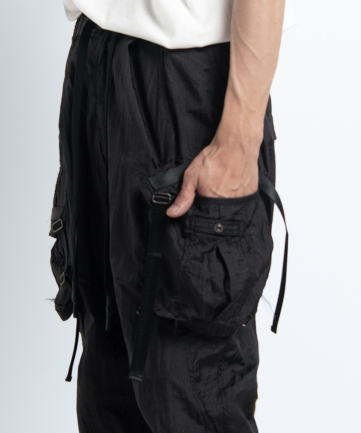 2401-PT05 Black Metal Parachute Pants 02 Black