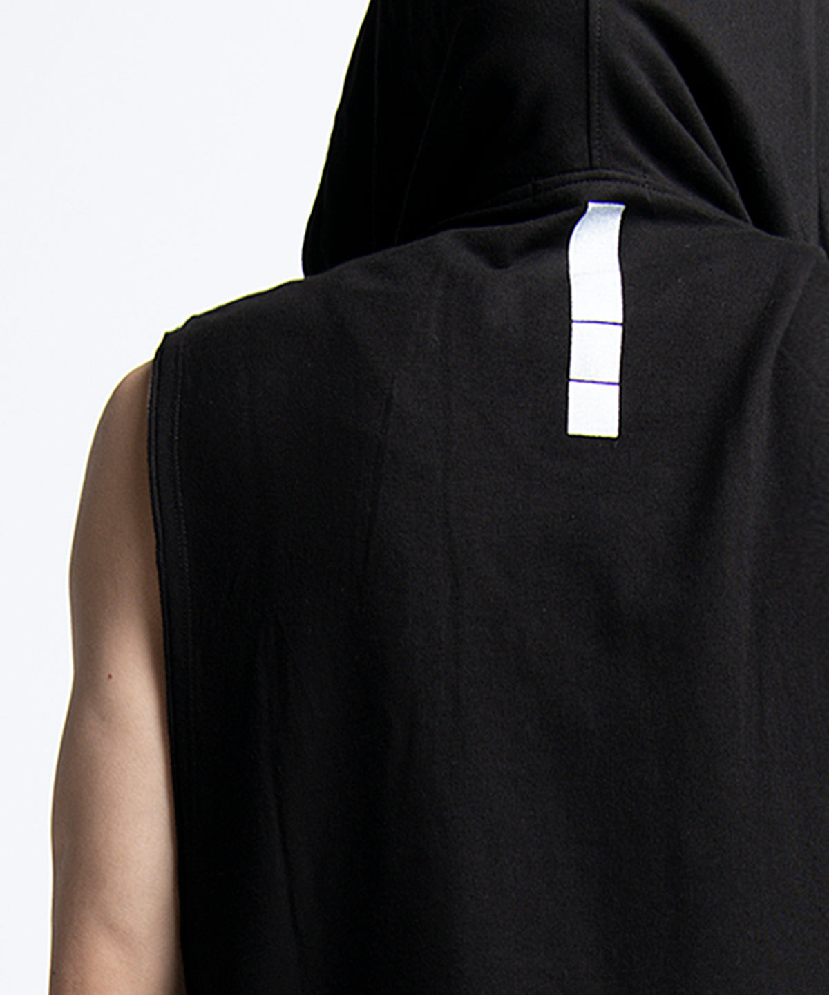 2401-TP08 Black Raven Vest 05 Black