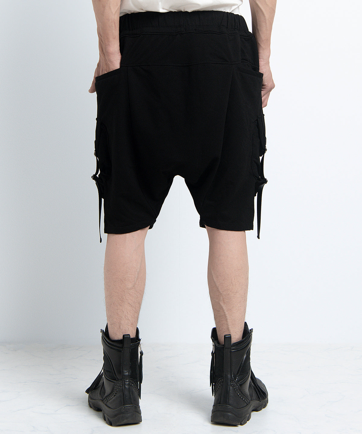 2401-PT06 Black Raven Shorts 05 Black