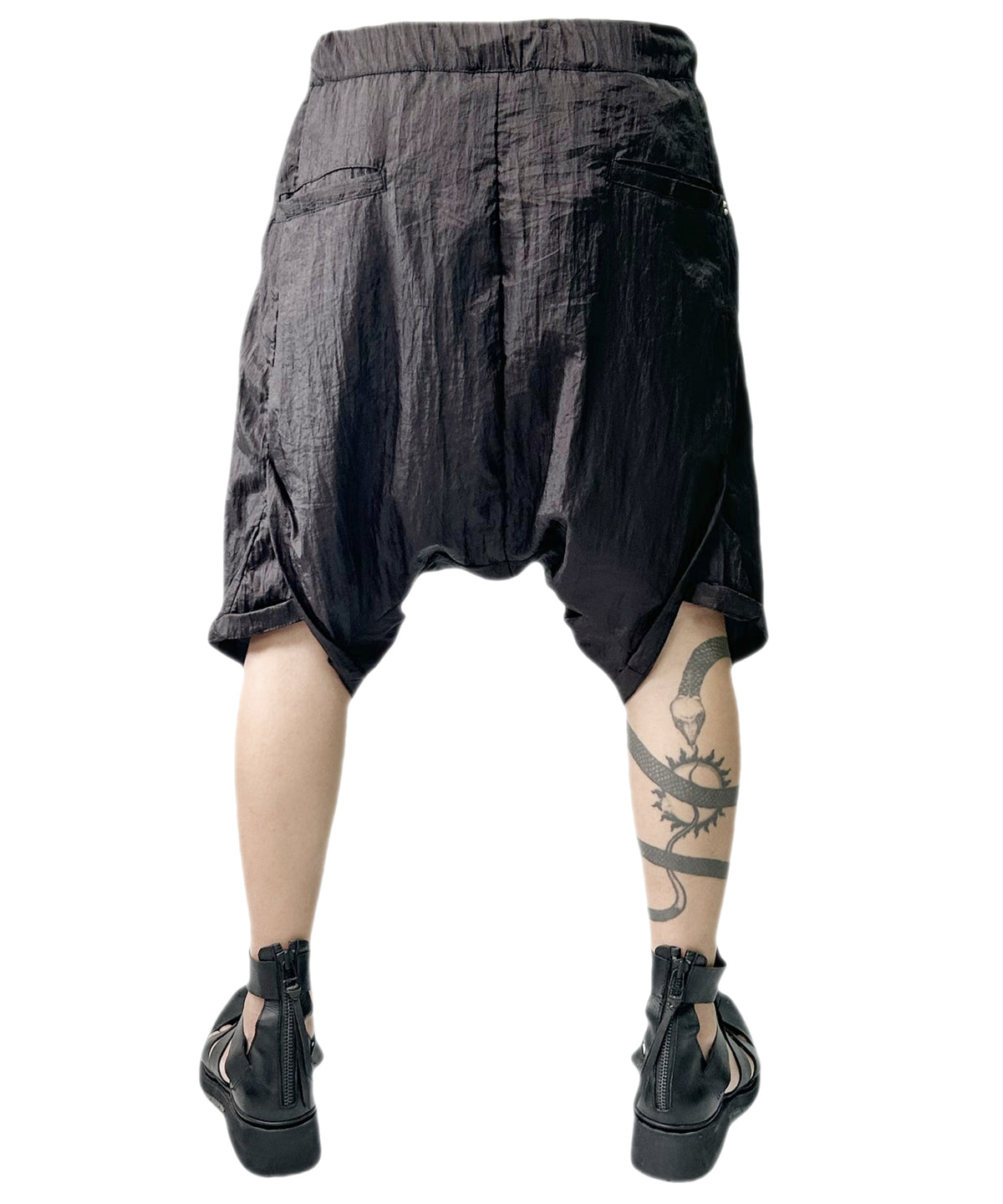 2401-PT11 Parachute Lazy Shorts Black