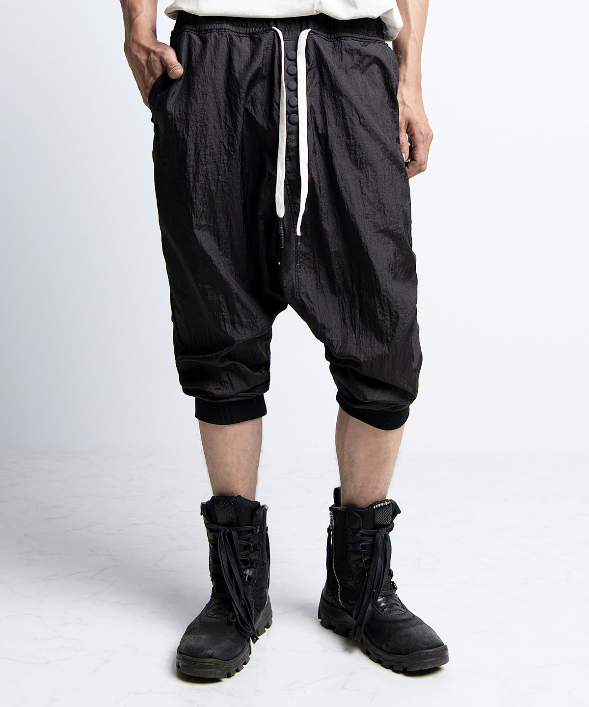 2401-PT10 Parachute Triangle Pants Black