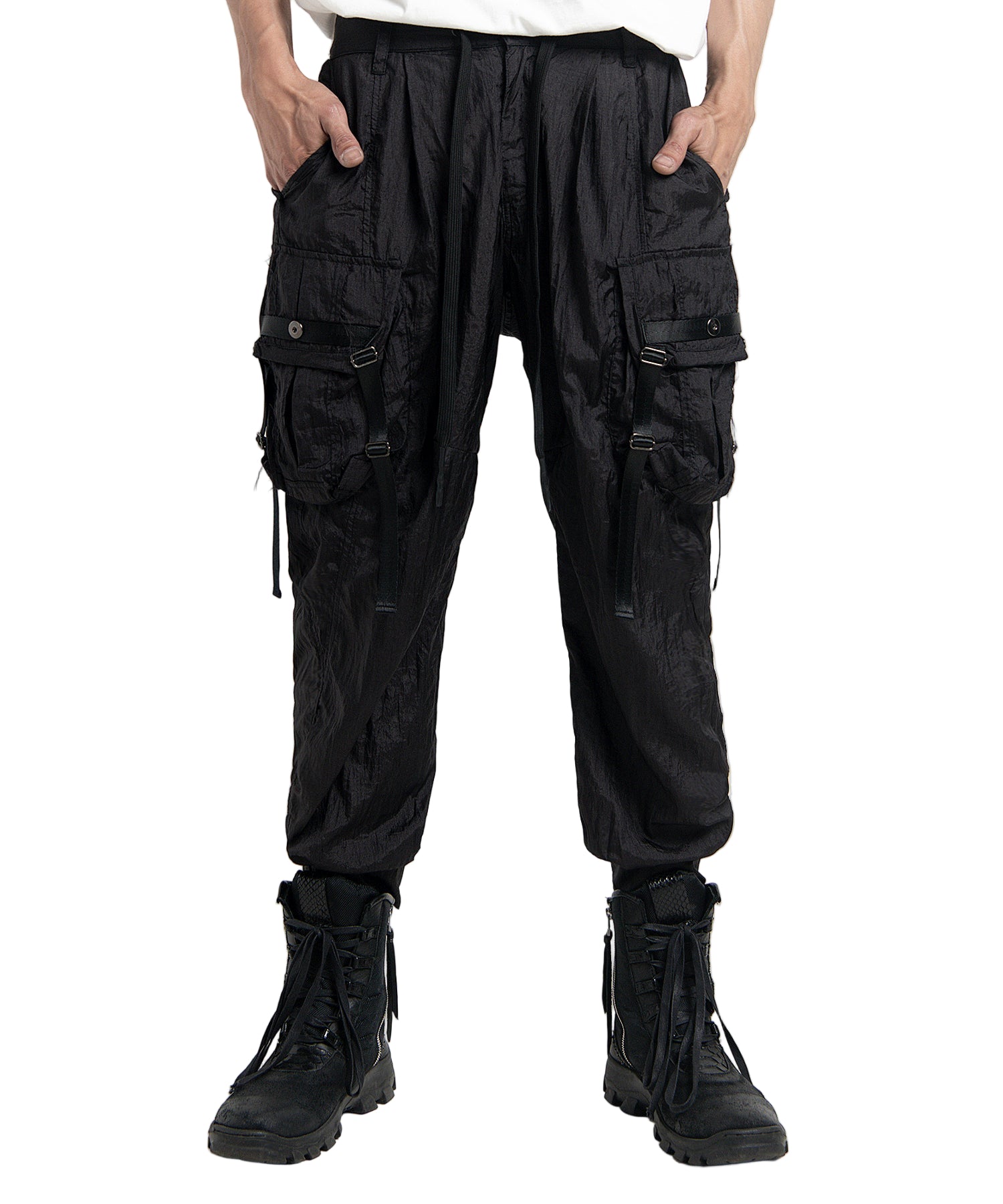 KMRii / レザーパイピングクロップドスウェットパンツ KMRii / レザーパイピングクロップドスウェットパンツ