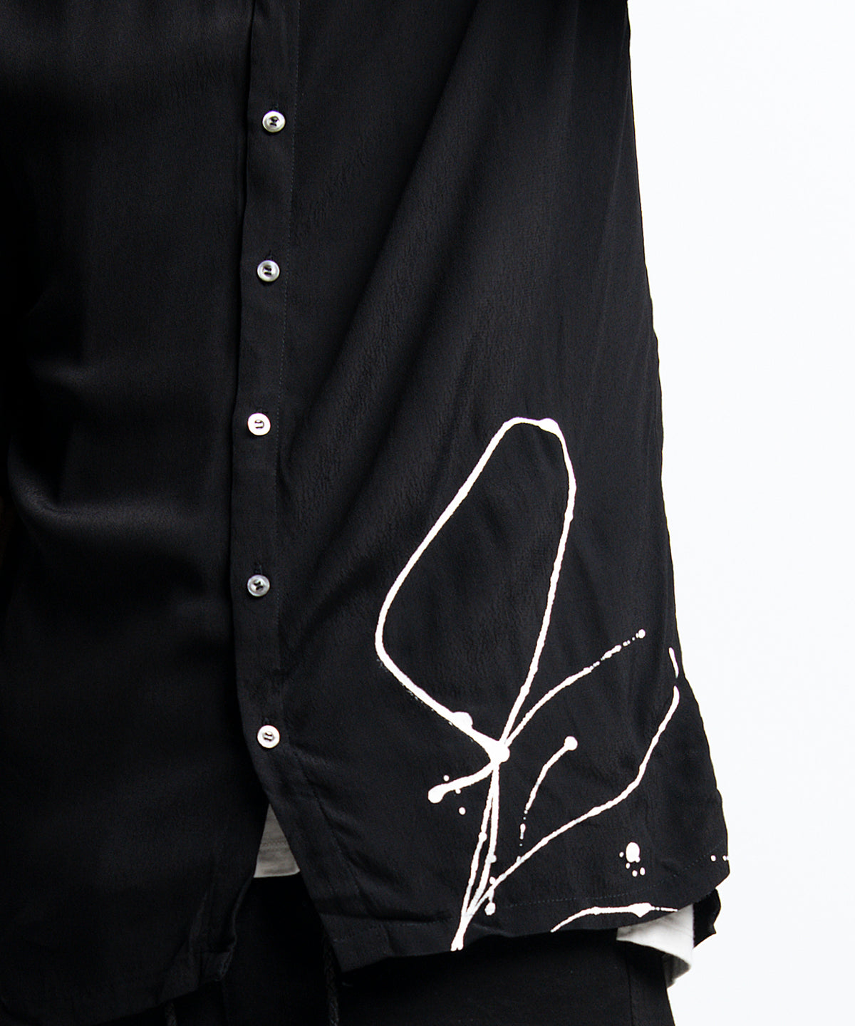 2401-SH09 Splash Crepe Rayon Slim Shirt Black