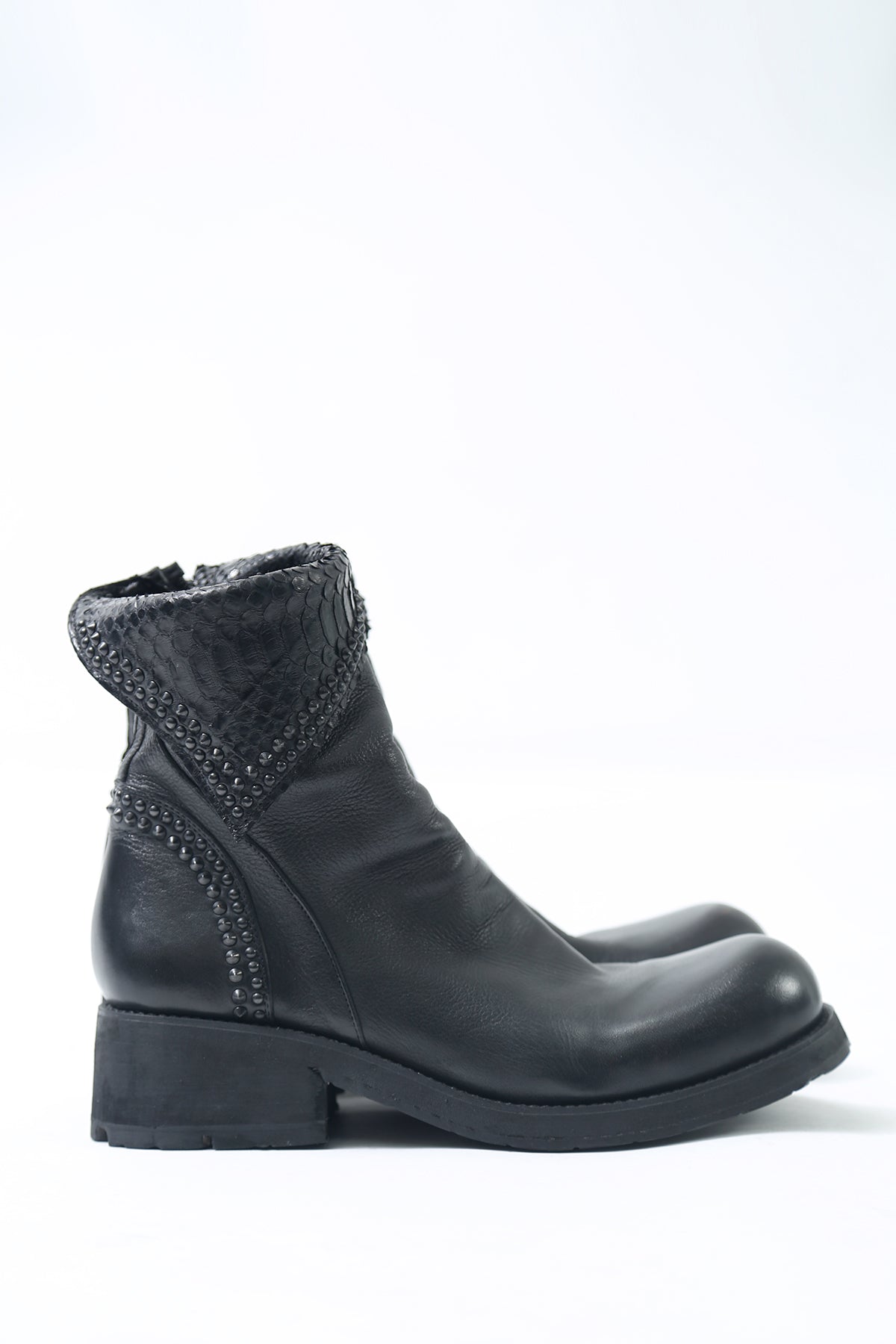 1602-BO03 Crush Short Boots