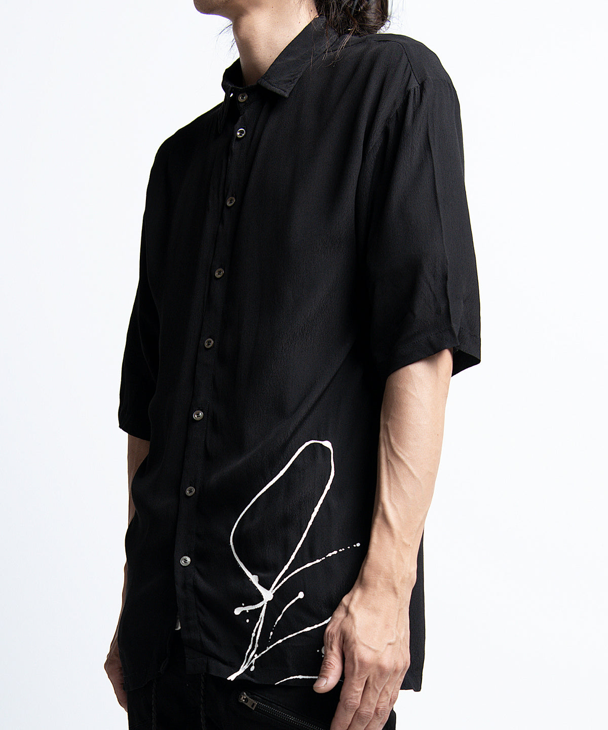 2401-SH09 Splash Crepe Rayon Slim Shirt Black