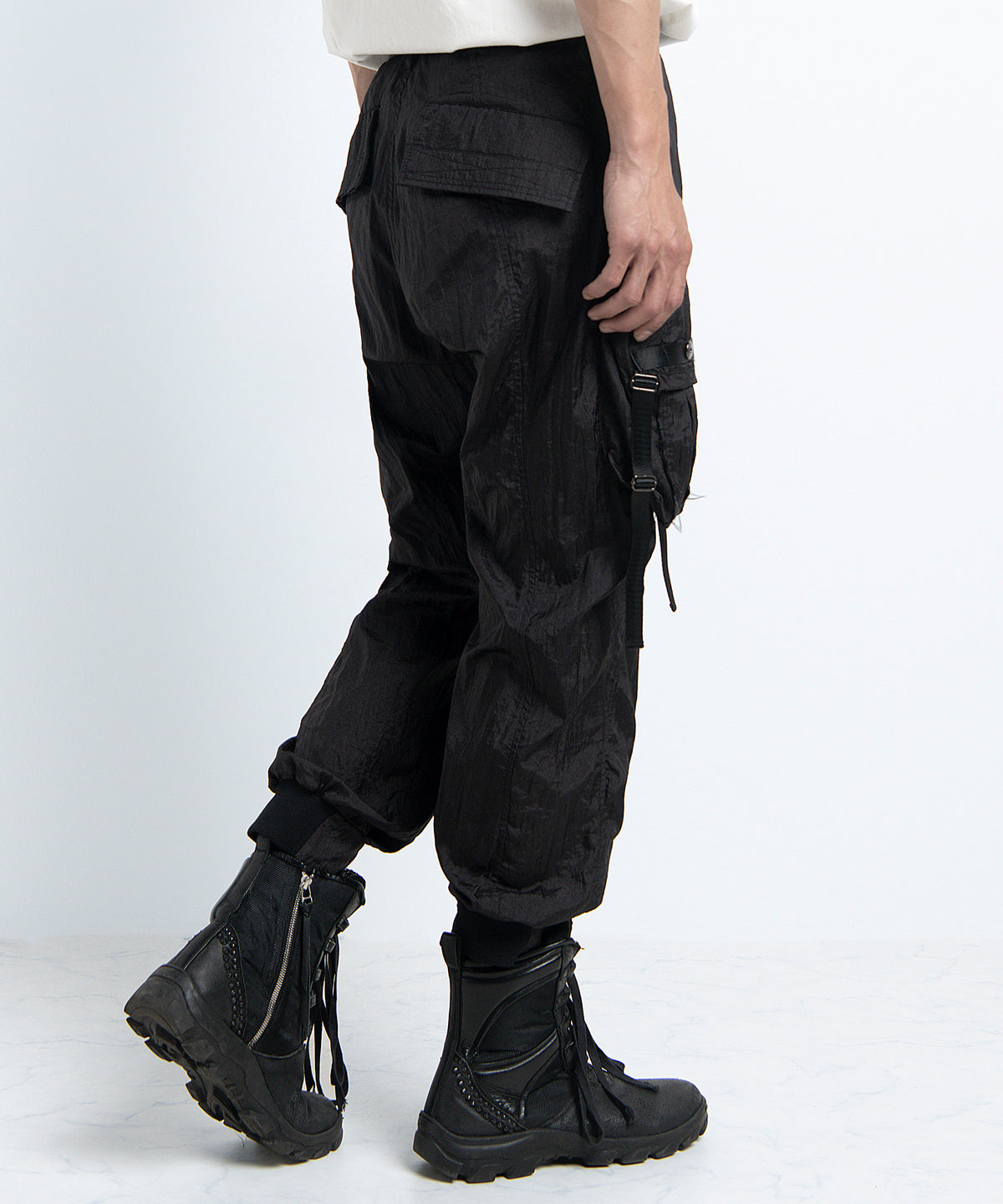 2401-PT05 Black Metal Parachute Pants 02 Black