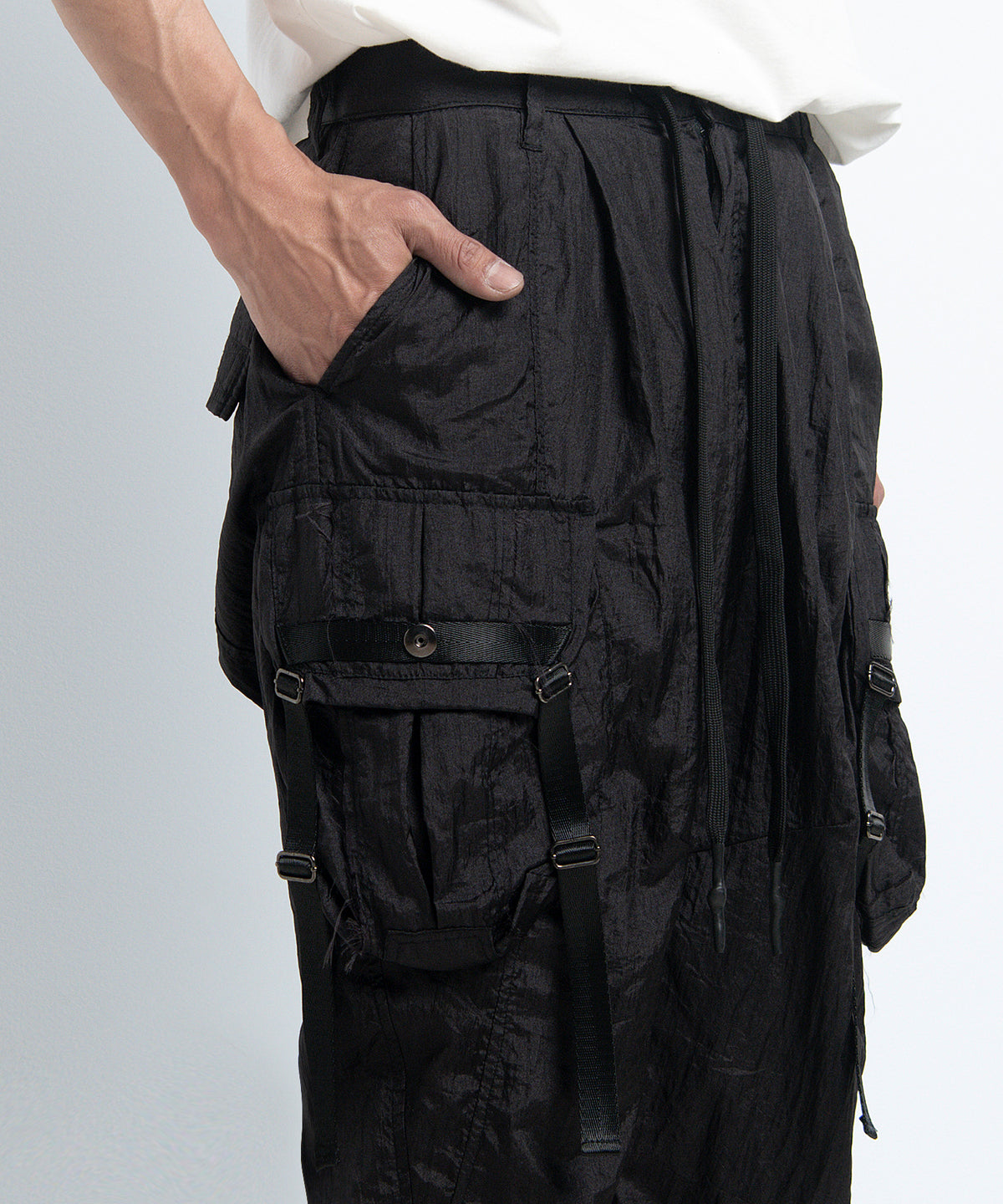 2401-PT05 Black Metal Parachute Pants 02 Black