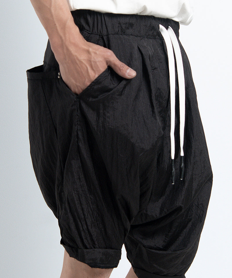 2401-PT11 Parachute Lazy Shorts Black