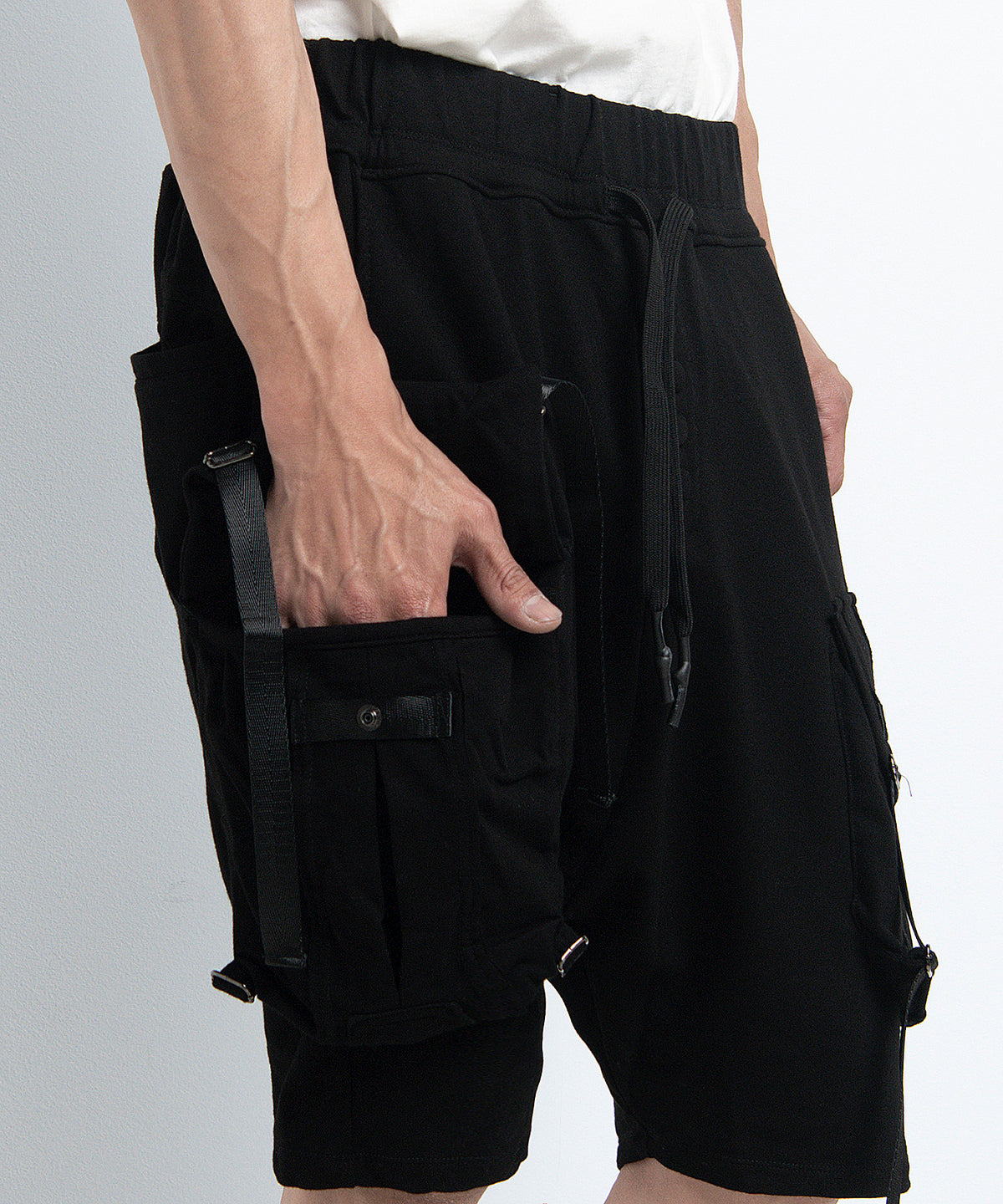 2401-PT06 Black Raven Shorts 05 Black