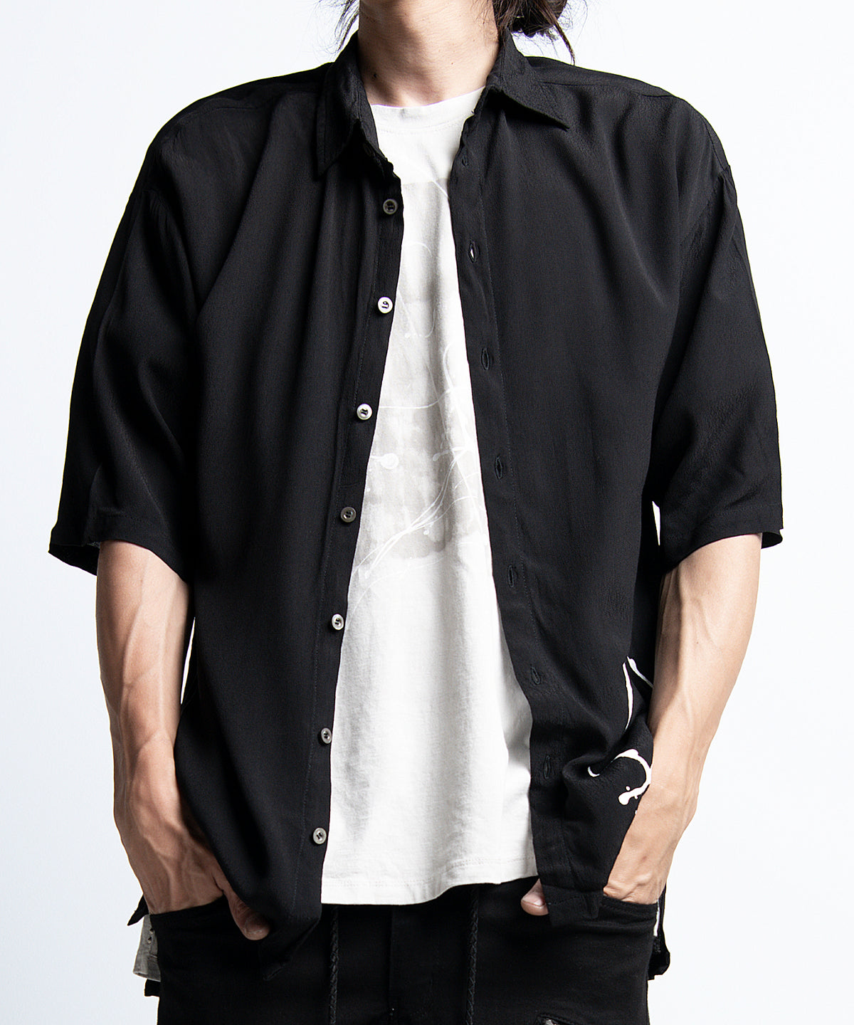 2401-SH09 Splash Crepe Rayon Slim Shirt Black
