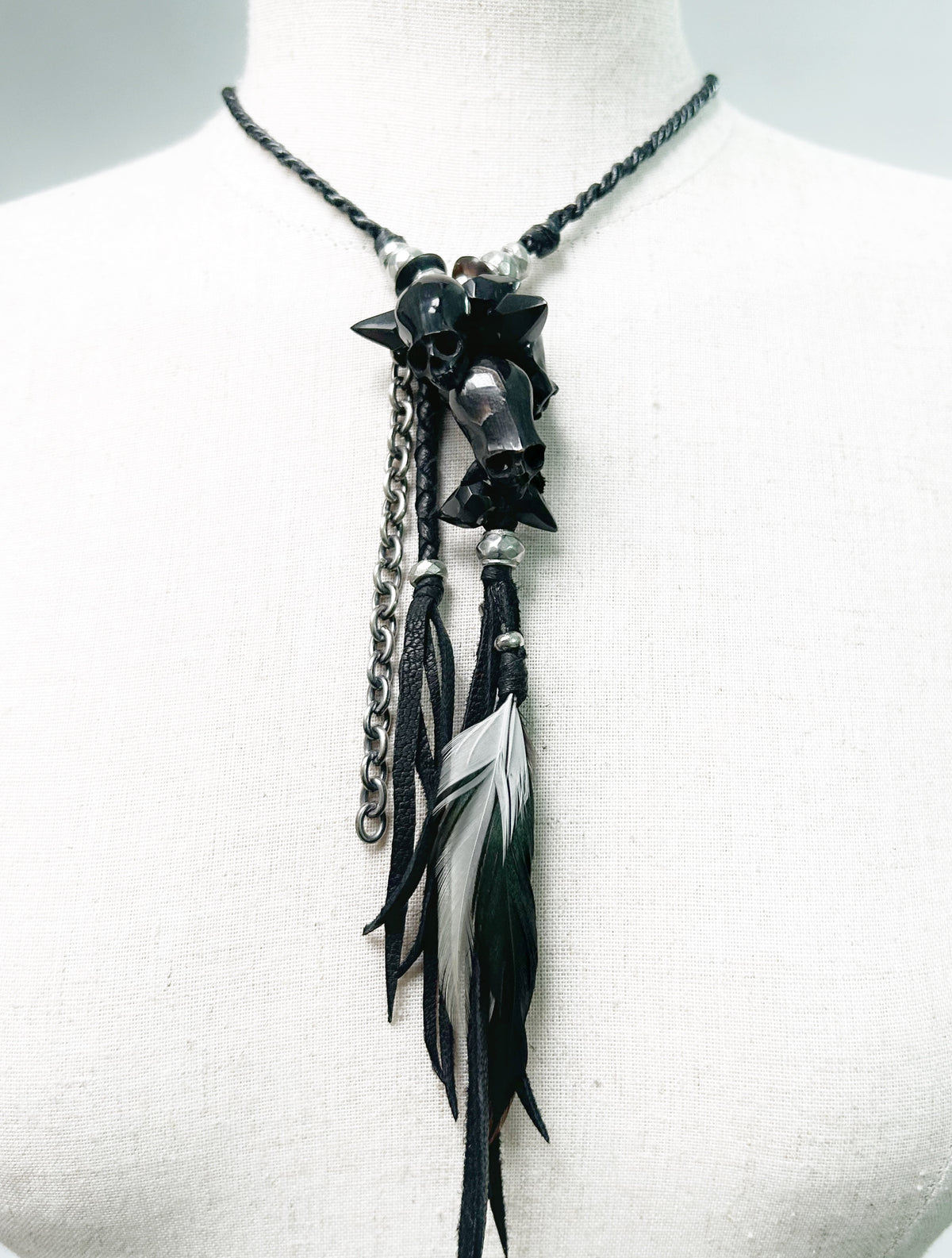 2501-AC07 Black Shadow Necklace 01