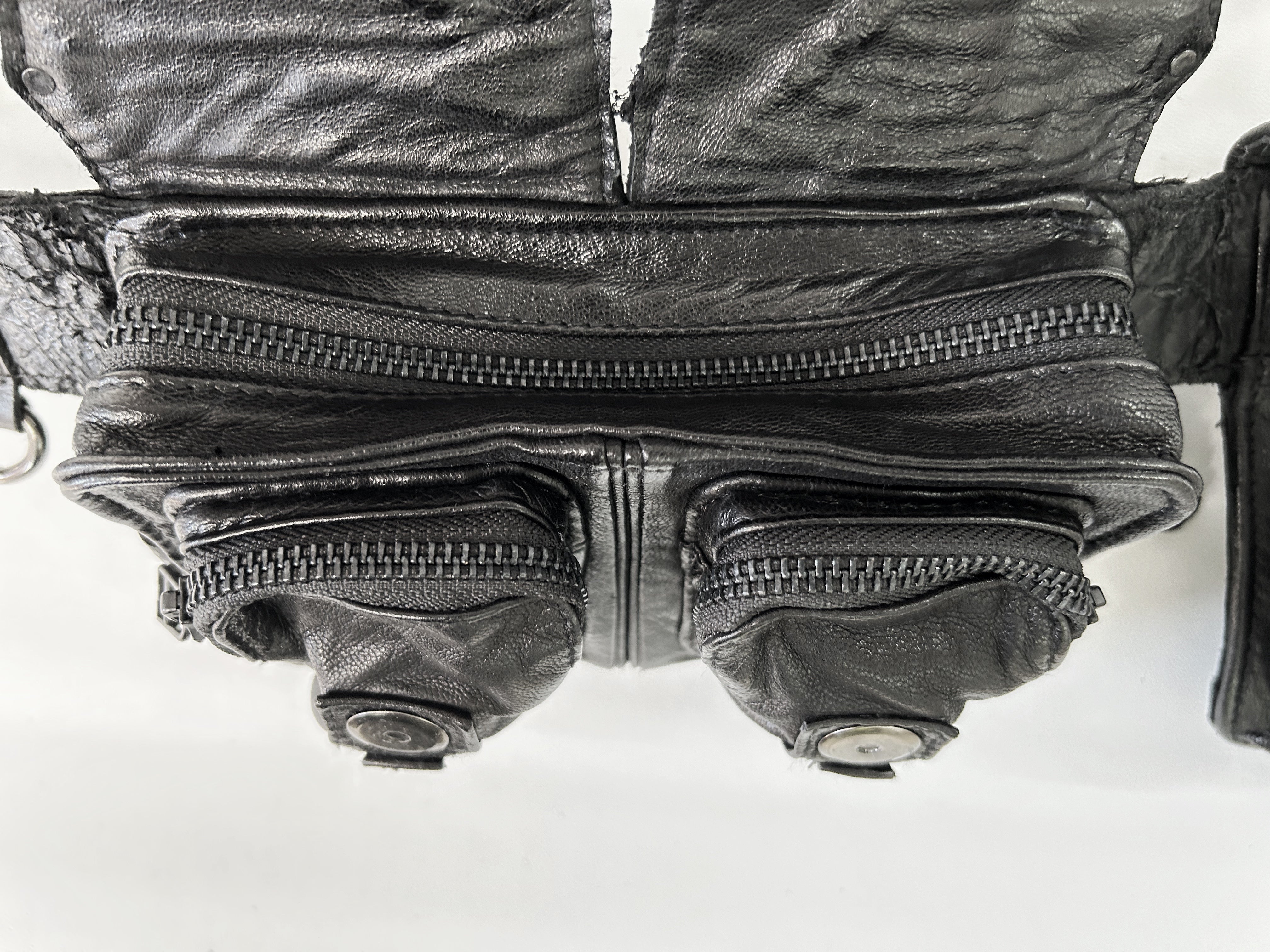 Engraved the Cross ウエストポーチ kmrii GINZI Engraved the Cross ウエストポーチ kmrii GINZI