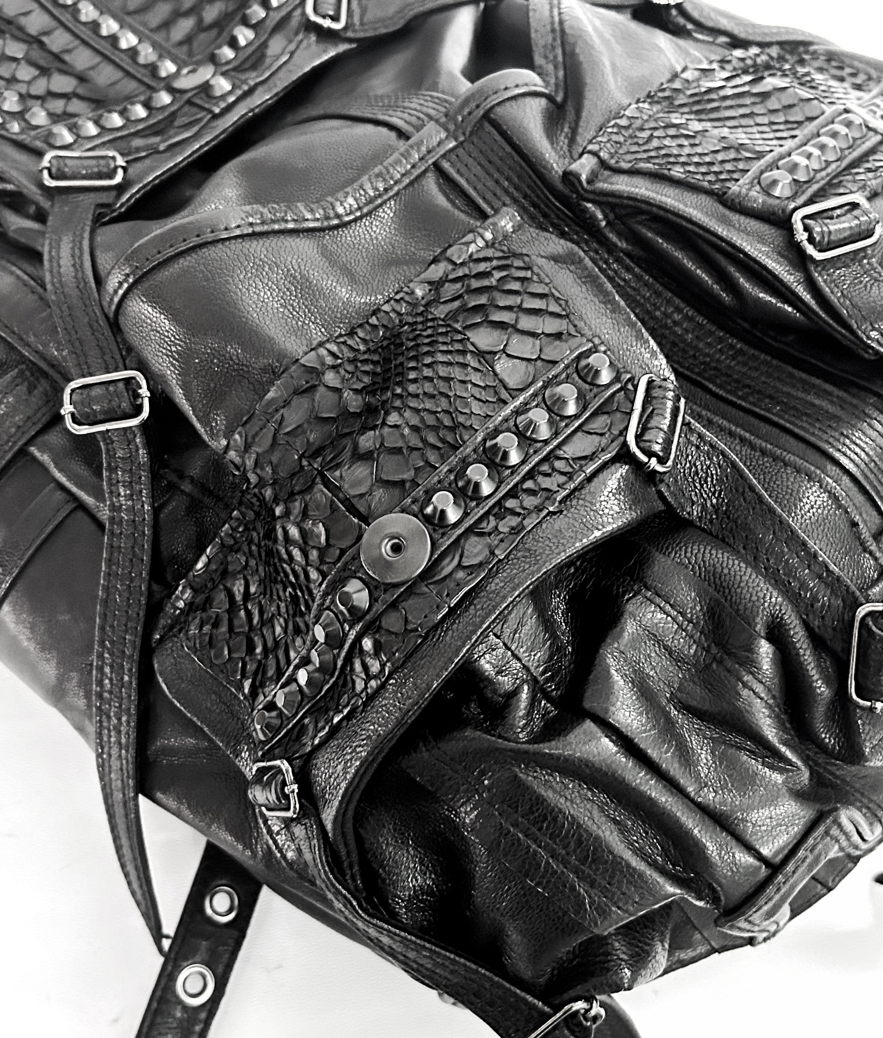 2402-BG03 Black Metal Backpack 02/ SPC – KMRii OFFICIAL ONLINE STORE