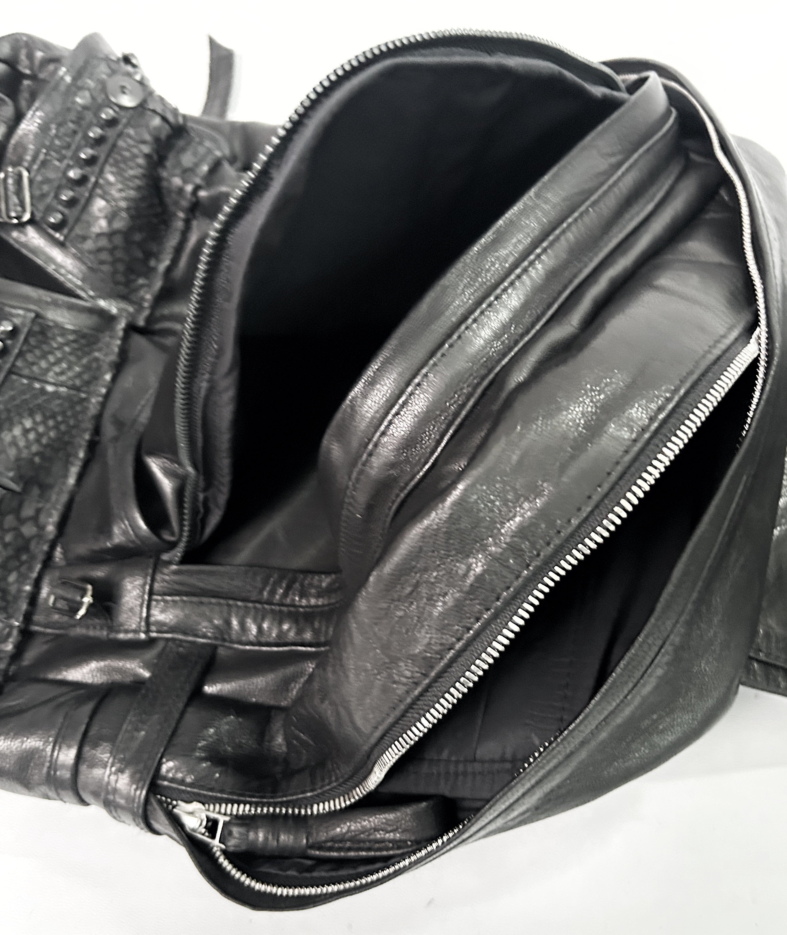 2402-BG03 Black Metal Backpack 02/ SPC – KMRii OFFICIAL ONLINE STORE