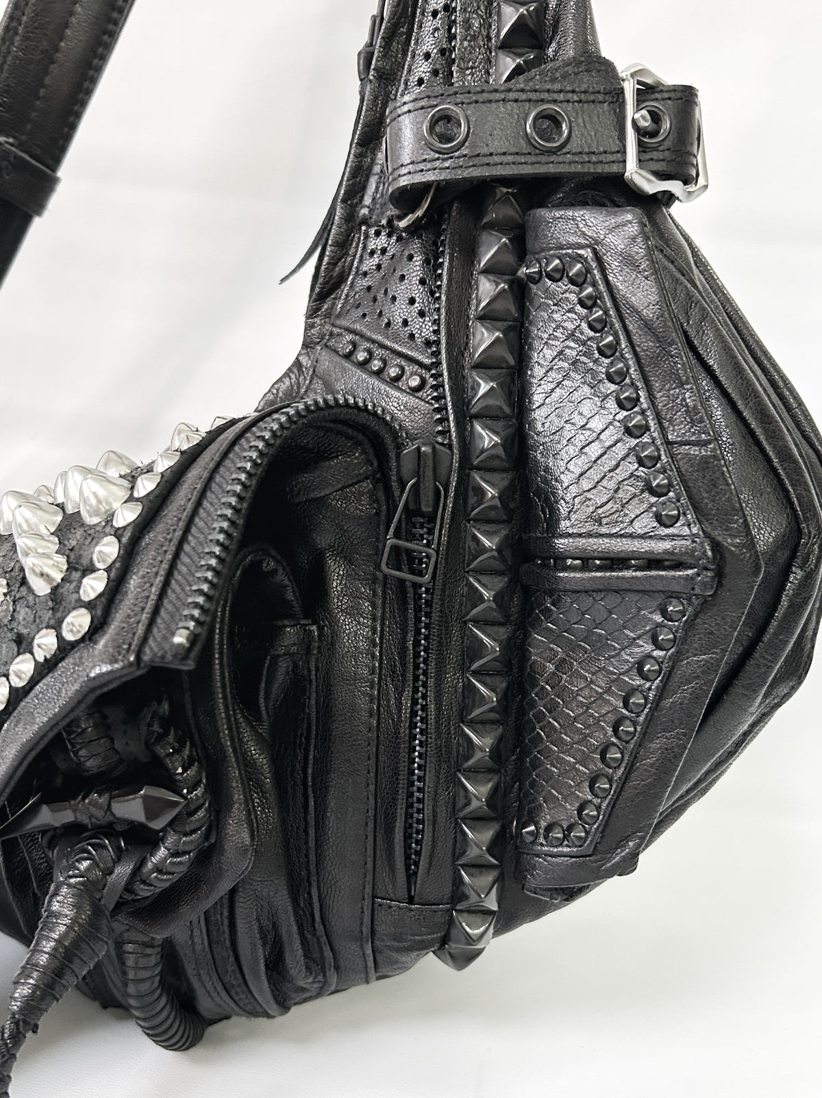 2402-BG12 KB-Shoulder/ Killer Druzy 02