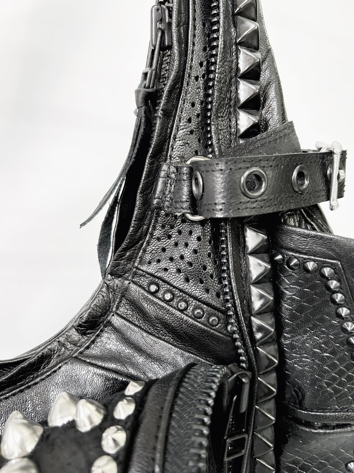 2402-BG12 KB-Shoulder/ Killer Druzy 02