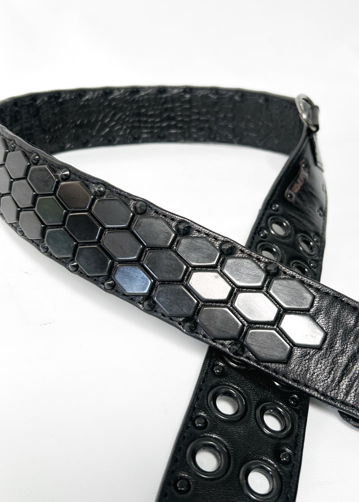 2402-BT04 BT-Black Honey 04