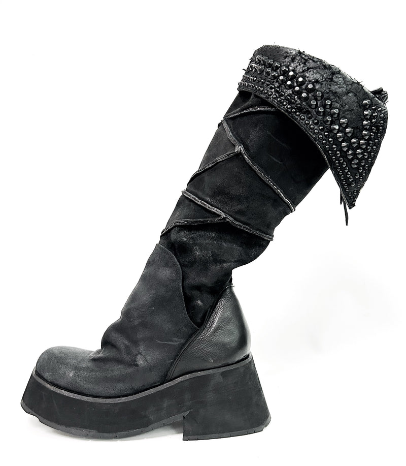 2501-BO13 Crush Platform Boots 01