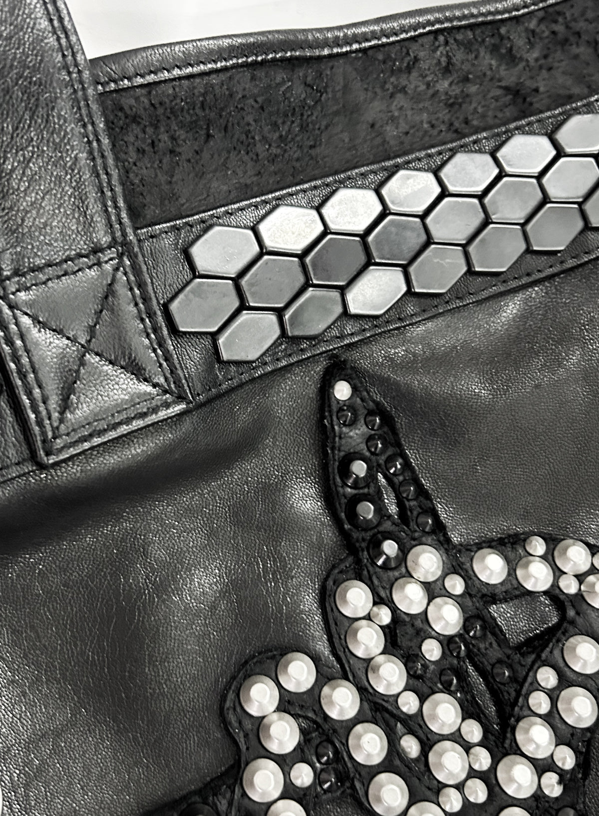 2501-BG21 Serpent Cross Tote