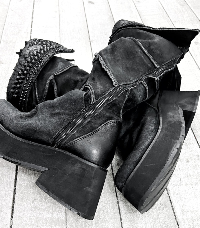 2501-BO13 Crush Platform Boots 01