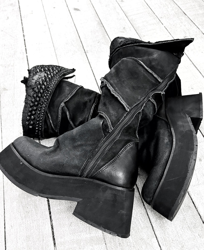 2501-BO13 Crush Platform Boots 01