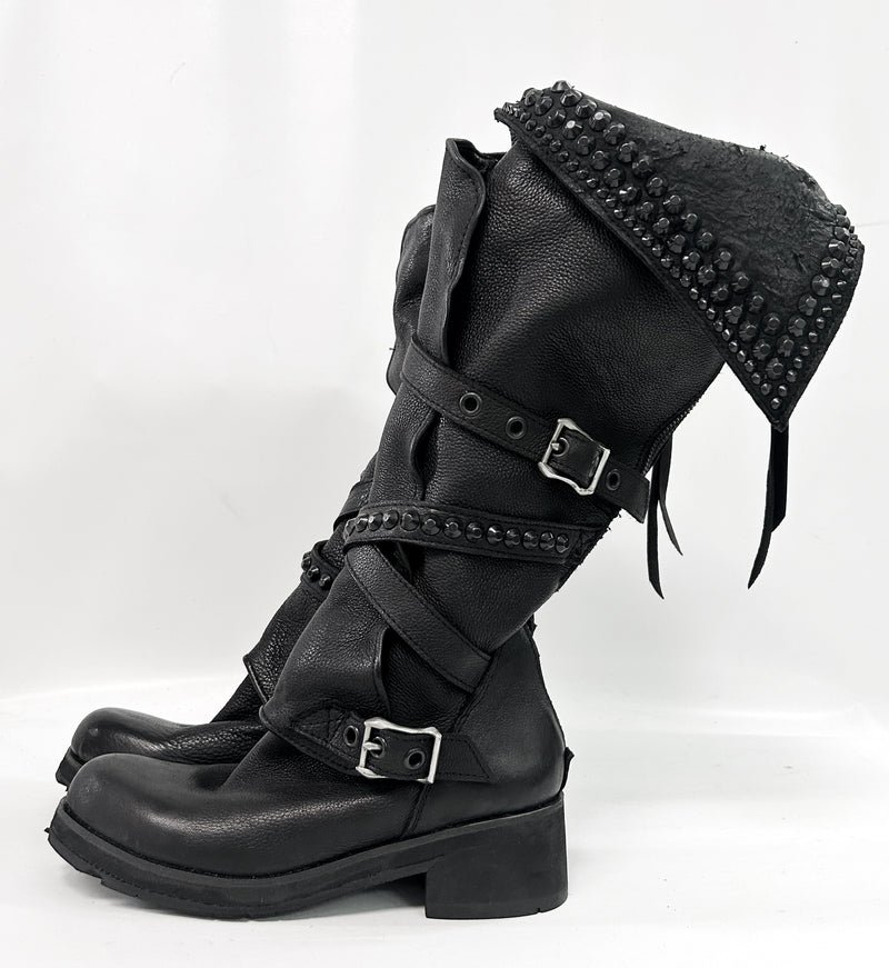 2502-BO01 Crush Layered Boots