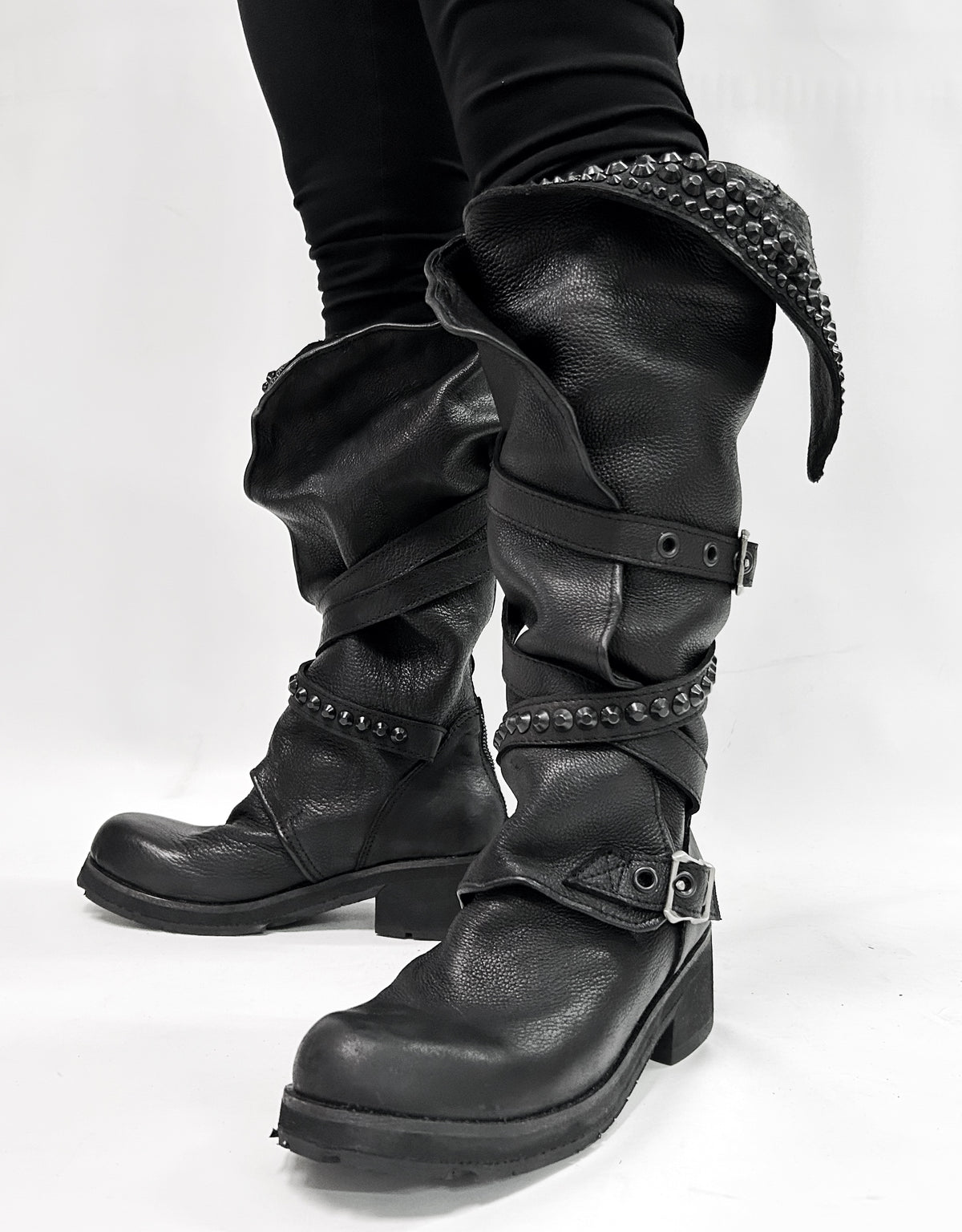 2502-BO01 Crush Layered Boots