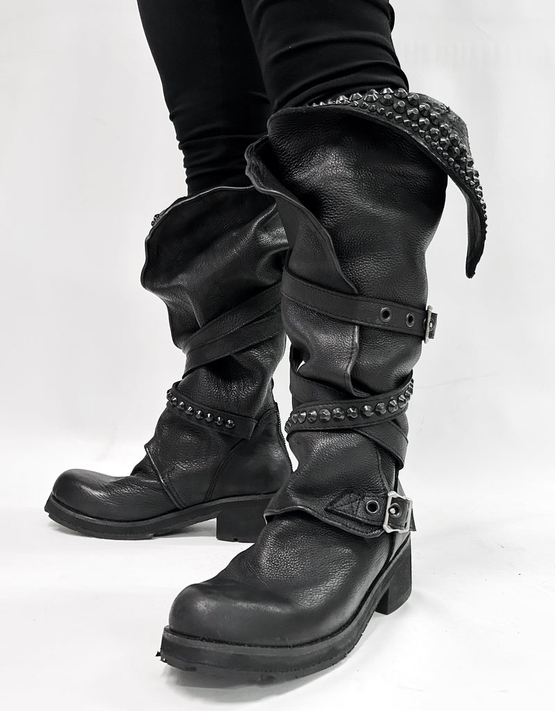 2502-BO01 Crush Layered Boots