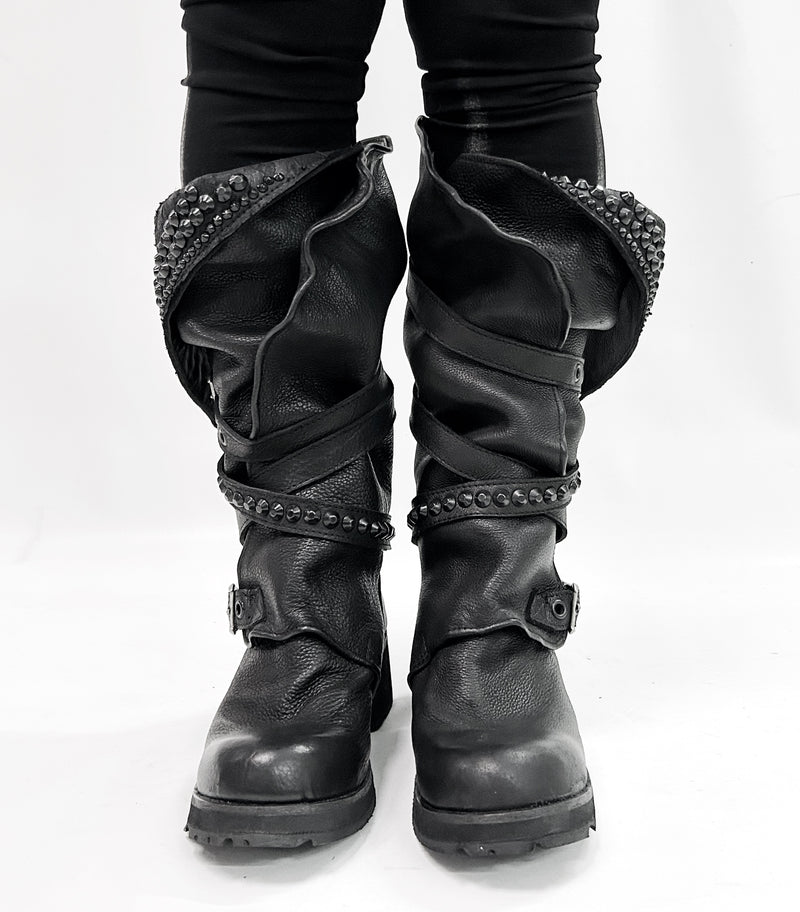 2502-BO01 Crush Layered Boots