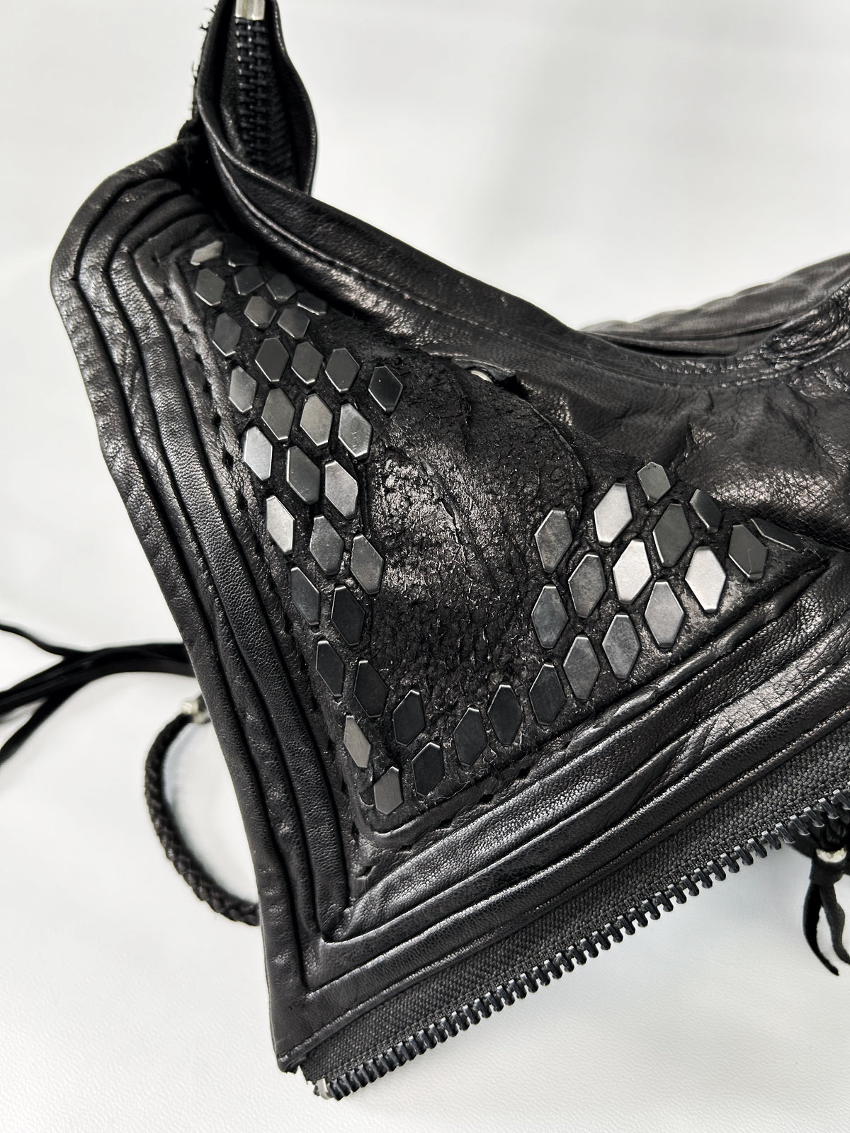 2002-BG01 KB-Shoulder / Black Raven 02