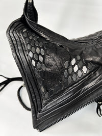 2002-BG01 KB-Shoulder / Black Raven 02