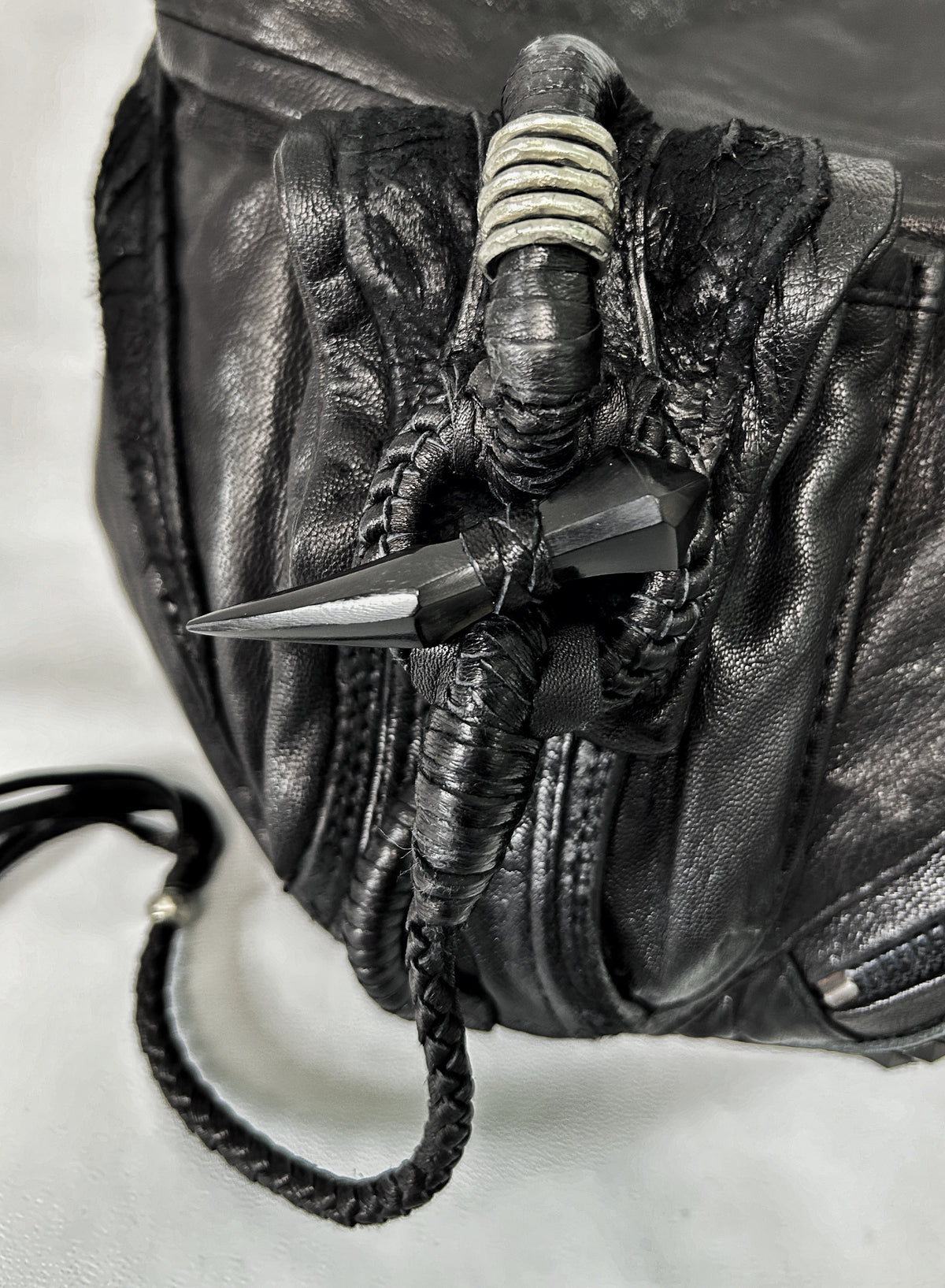 2002-BG01 KB-Shoulder / Black Raven 02