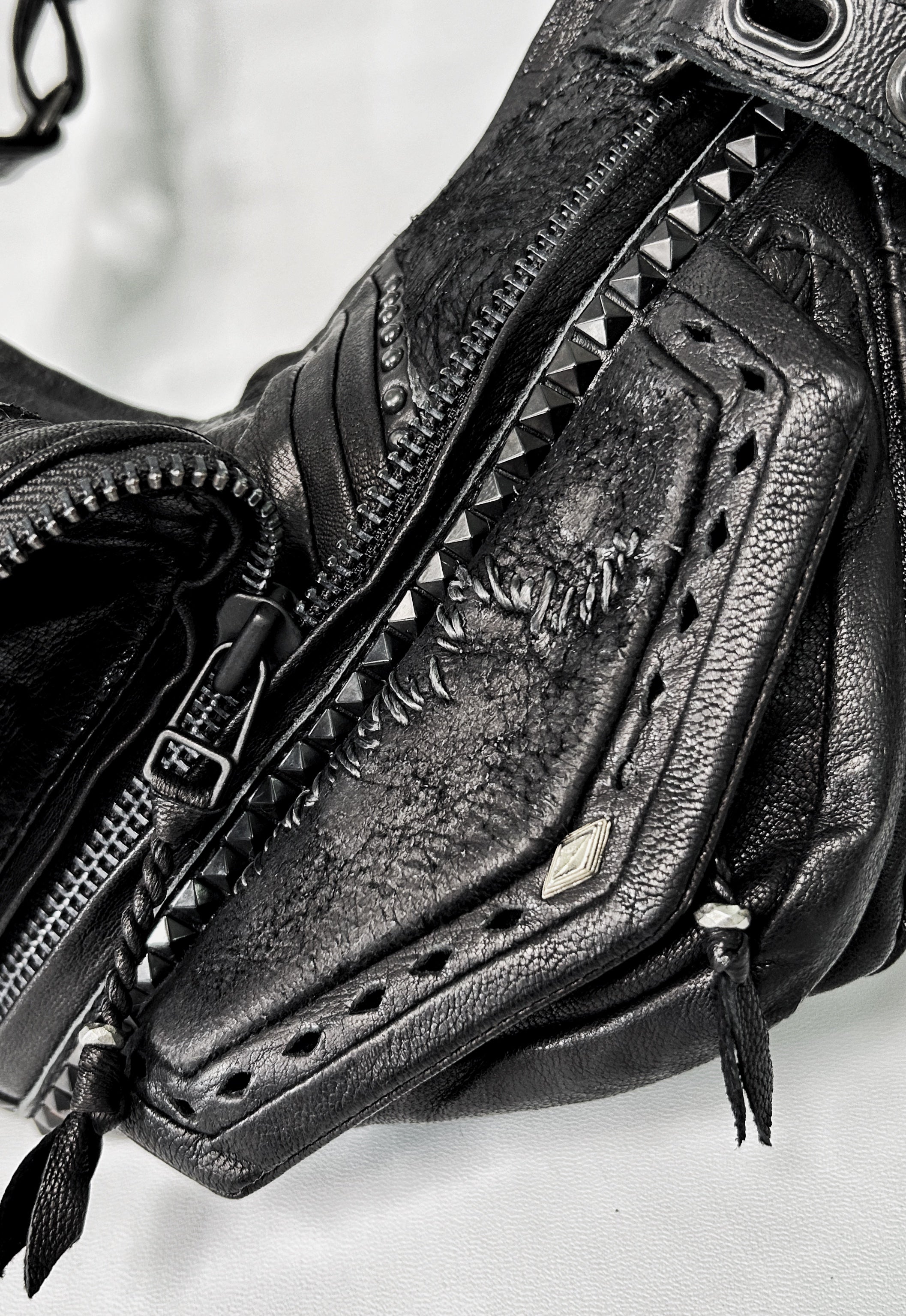 KMRii ケムリ KB-Shoulder / Black Raven – KMRii OFFICIAL ONLINE STORE