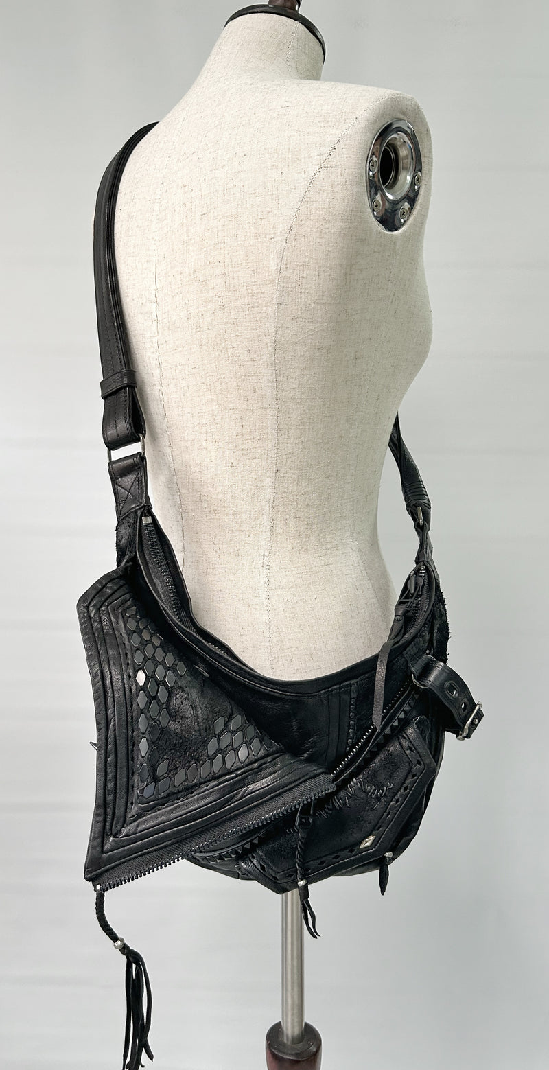 2002-BG01 KB-Shoulder / Black Raven 02