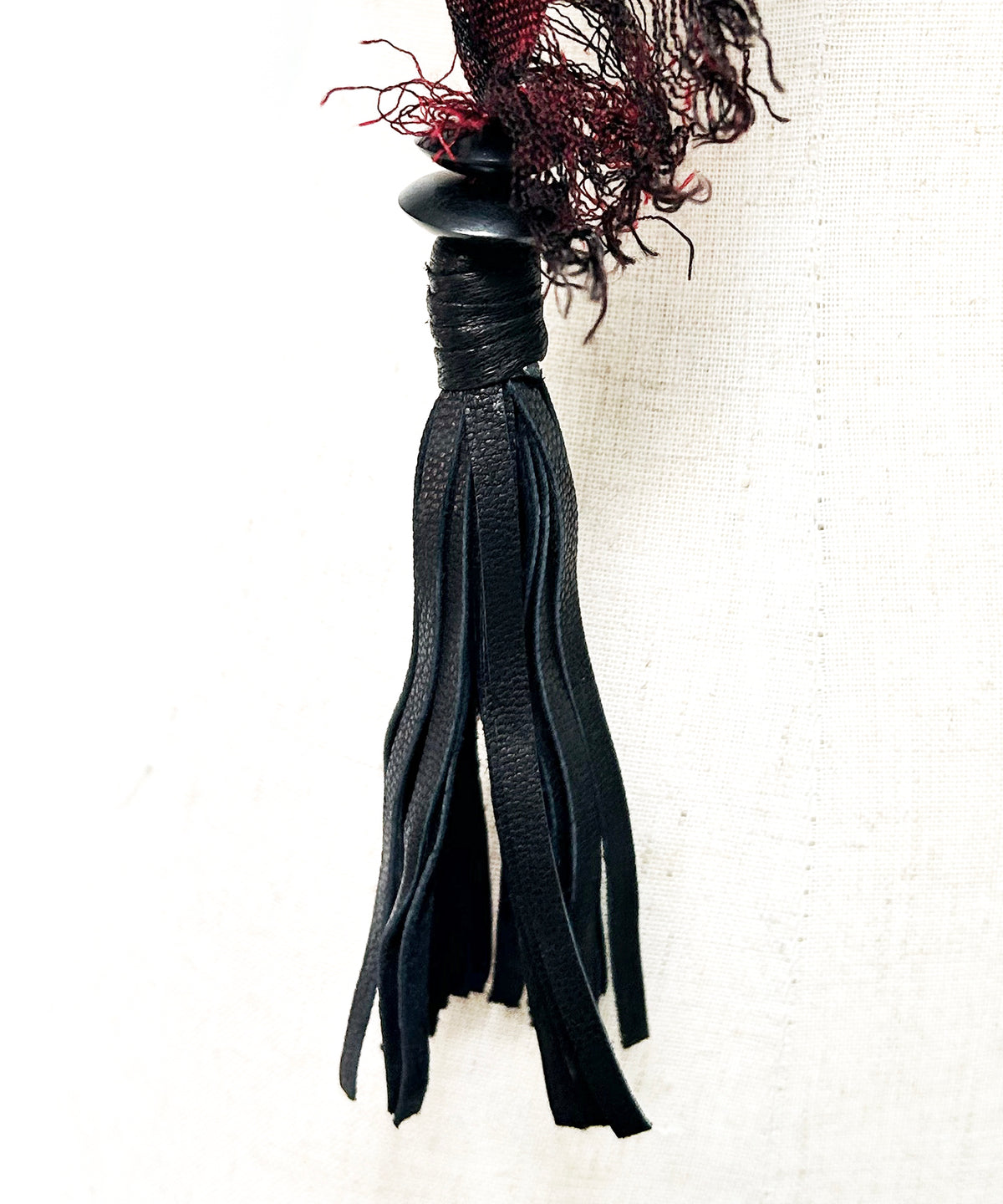 2502-ST02 Tie Dye Square Stole 05_Black/Red