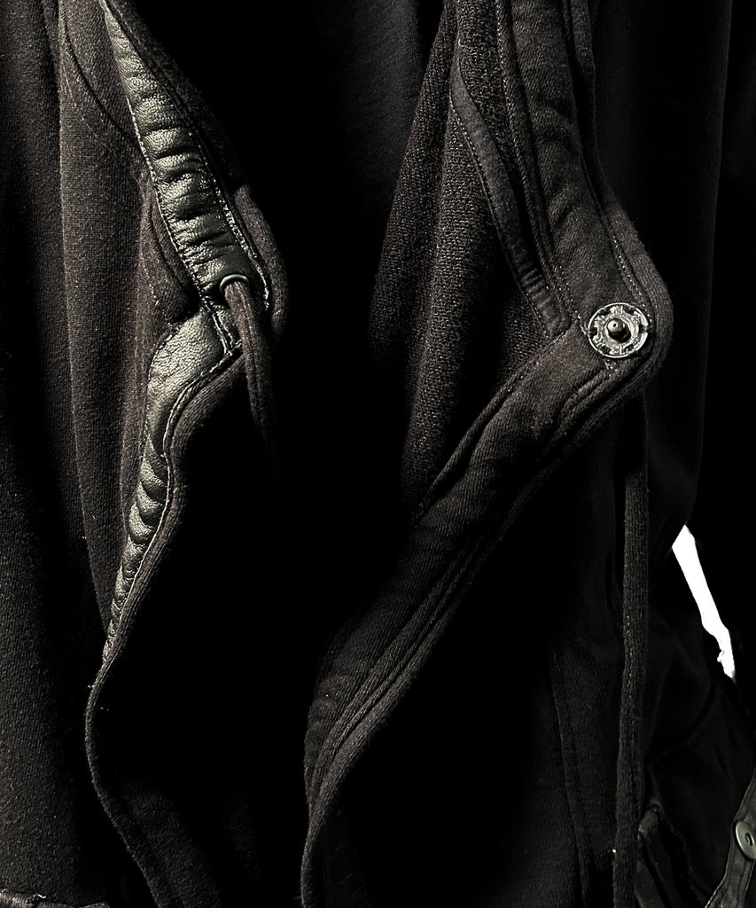 2502-TP03 Black Raven Drape CD / LS