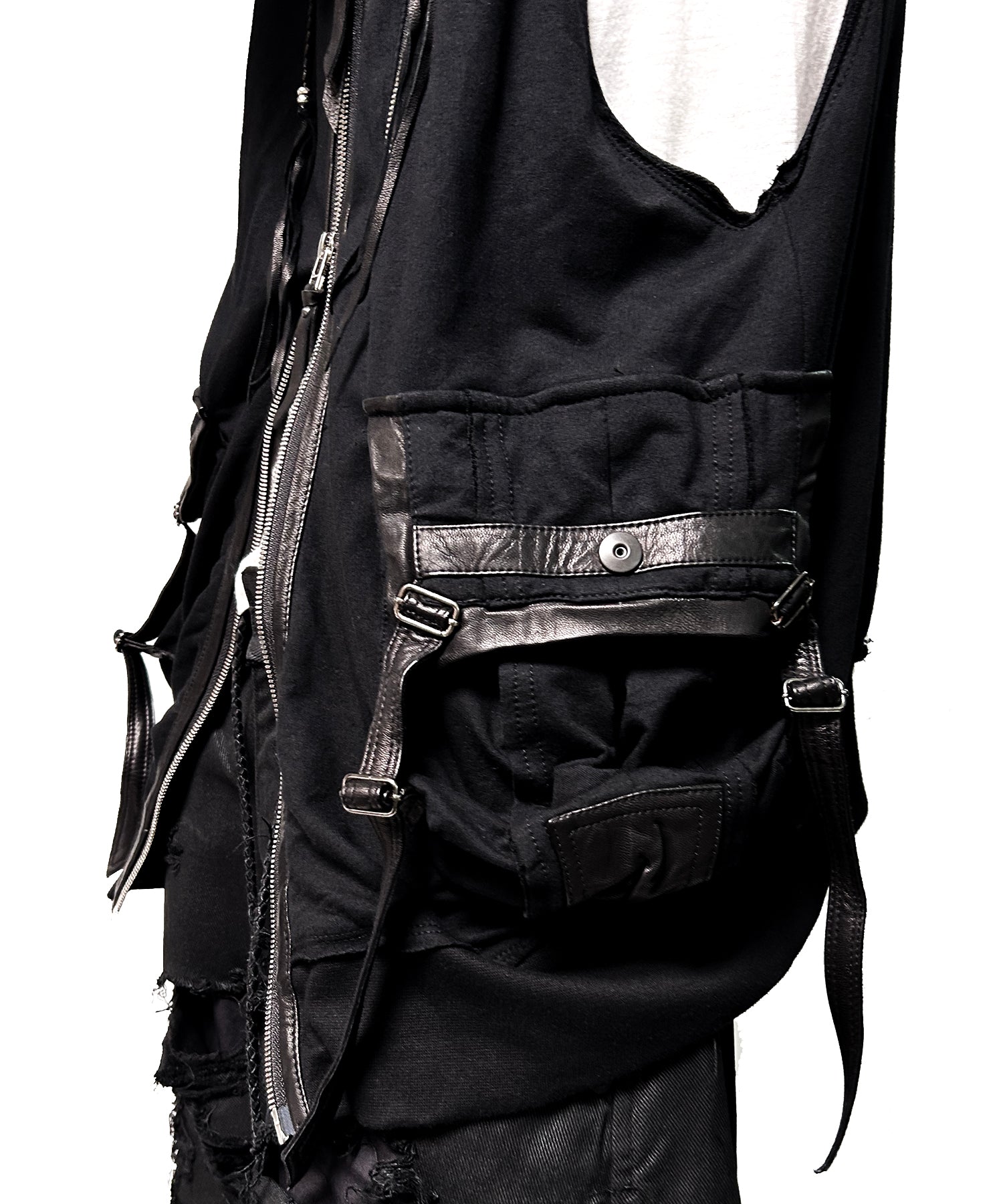 2502-TP04 Black Raven Vest 05 – KMRii OFFICIAL ONLINE STORE