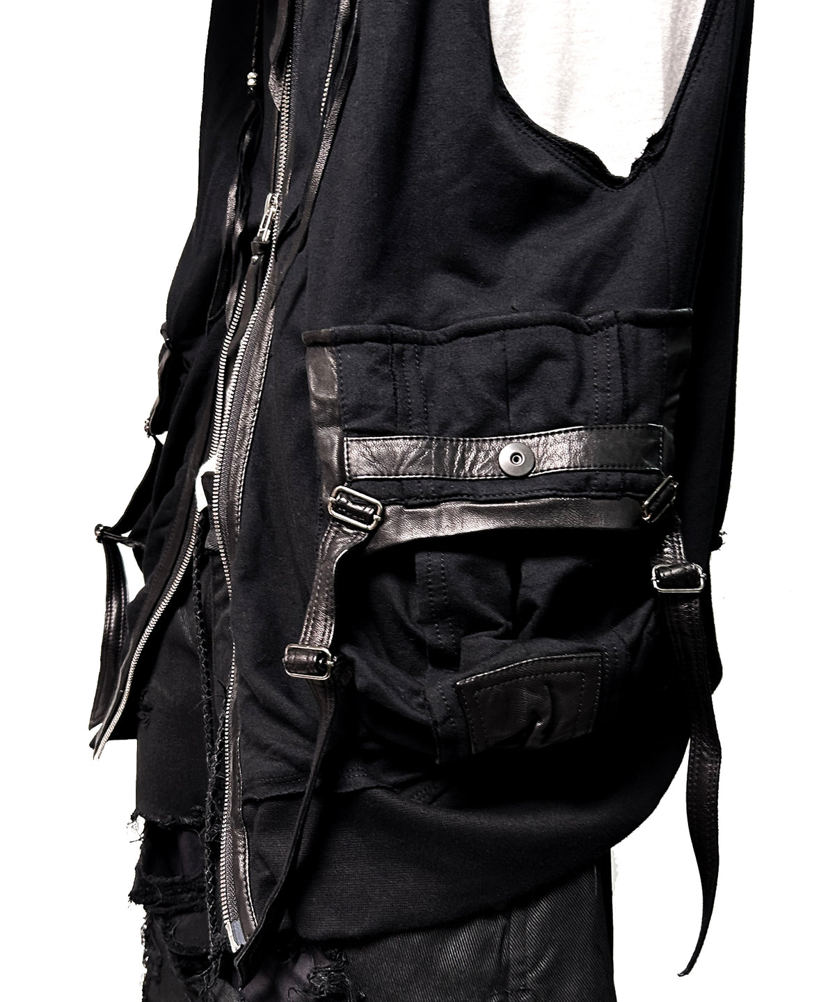 2502-TP04 Black Raven Vest 05