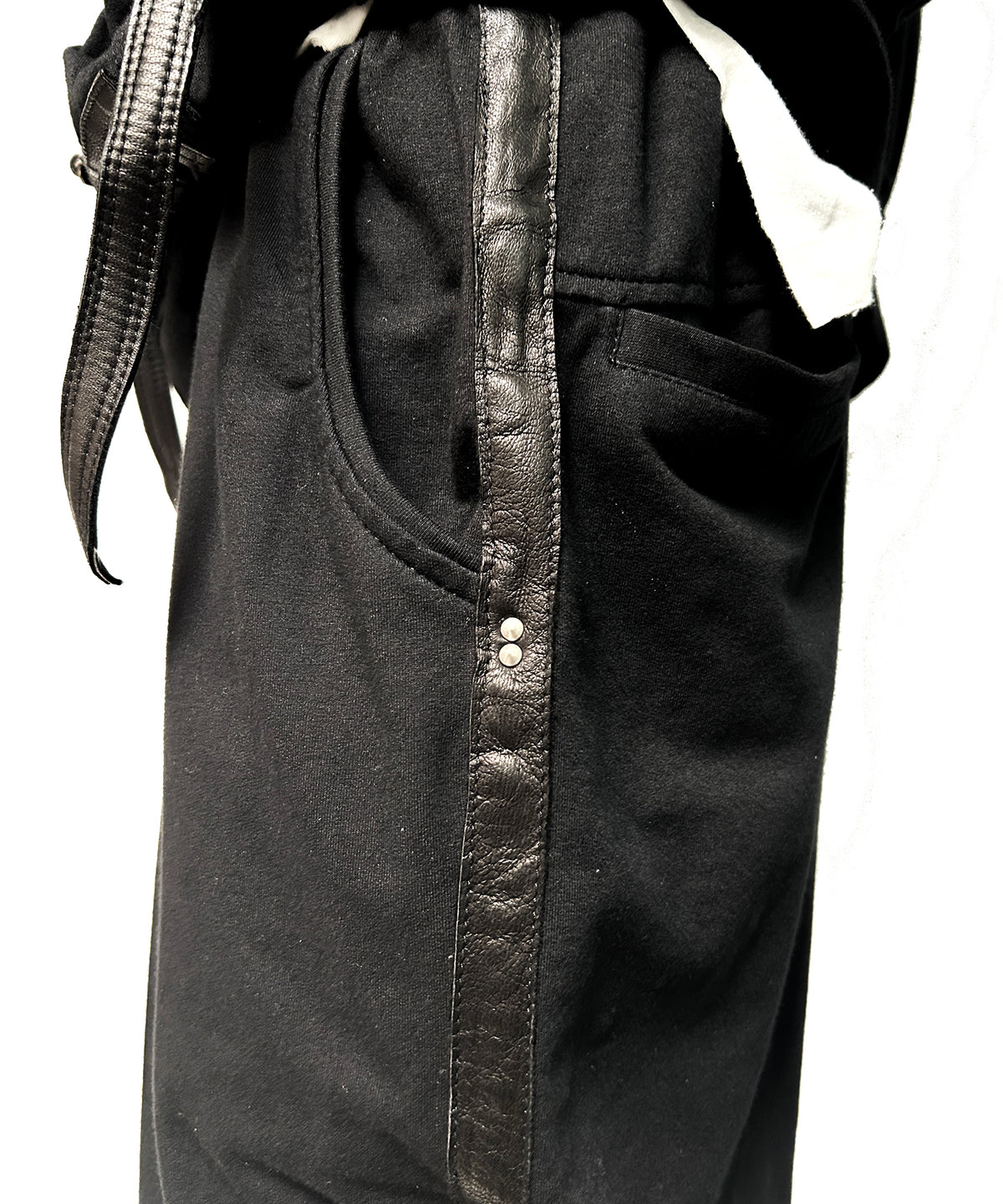 2502-PT16 Black Raven Pants 05