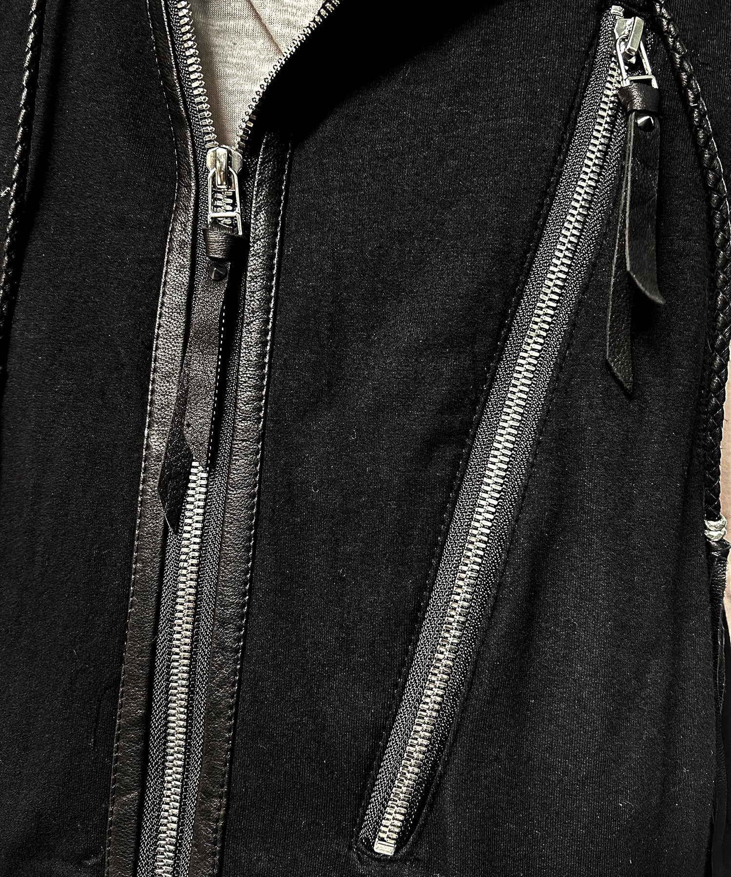 2502-TP04 Black Raven Vest 05 – KMRii OFFICIAL ONLINE STORE