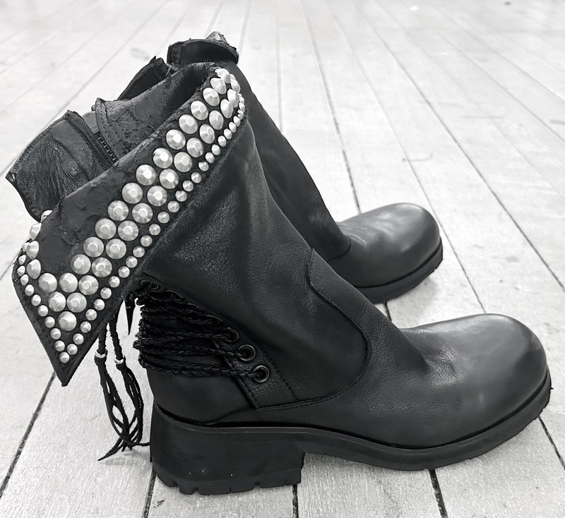 2402-BO06 Crush Braided Boots 03