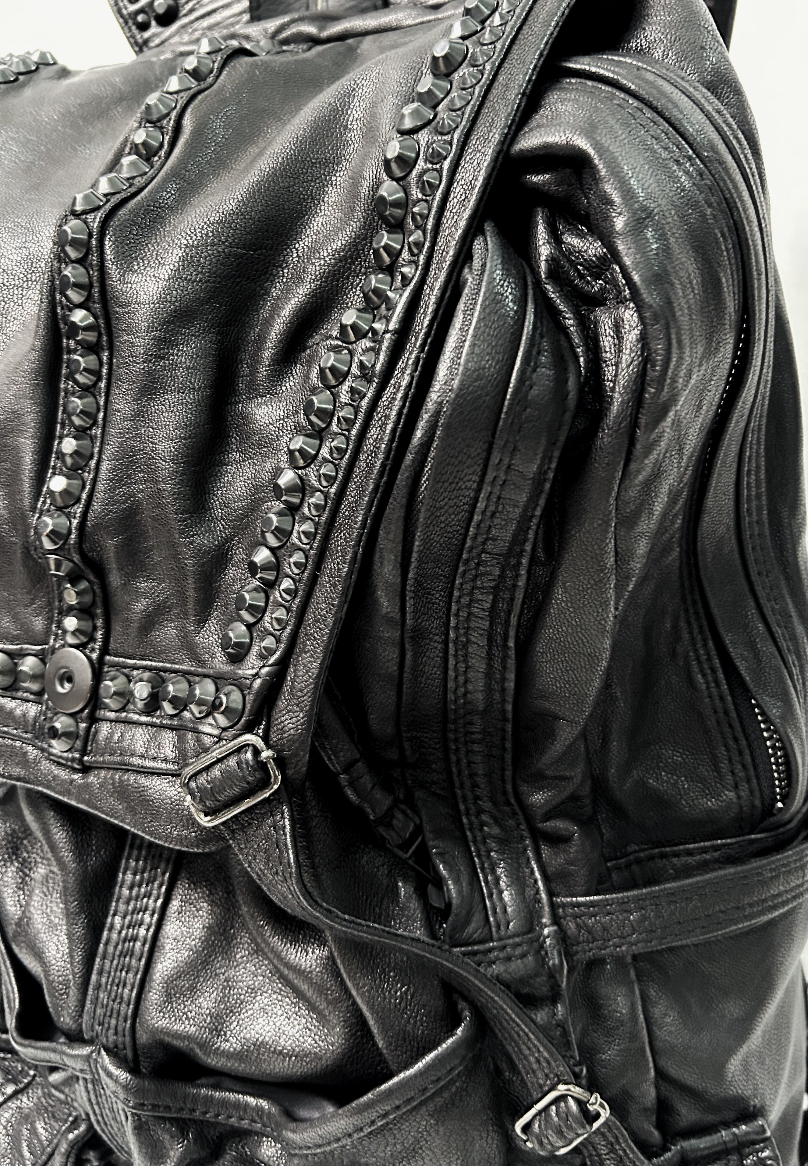 2402-BG04 Black Metal Backpack 02 (All Leather) – KMRii OFFICIAL