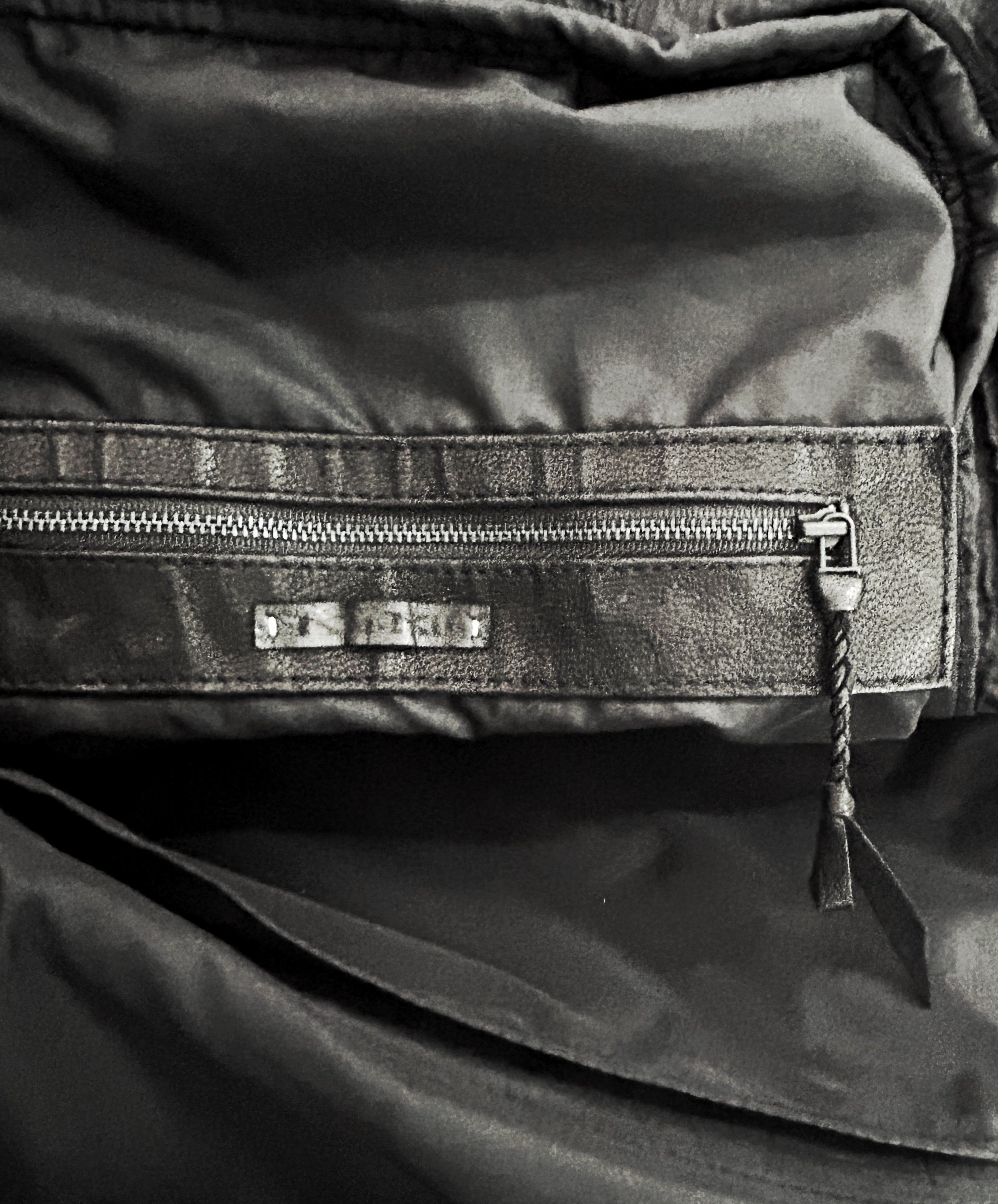 2402-BG04 Black Metal Backpack 02 (All Leather) – KMRii OFFICIAL