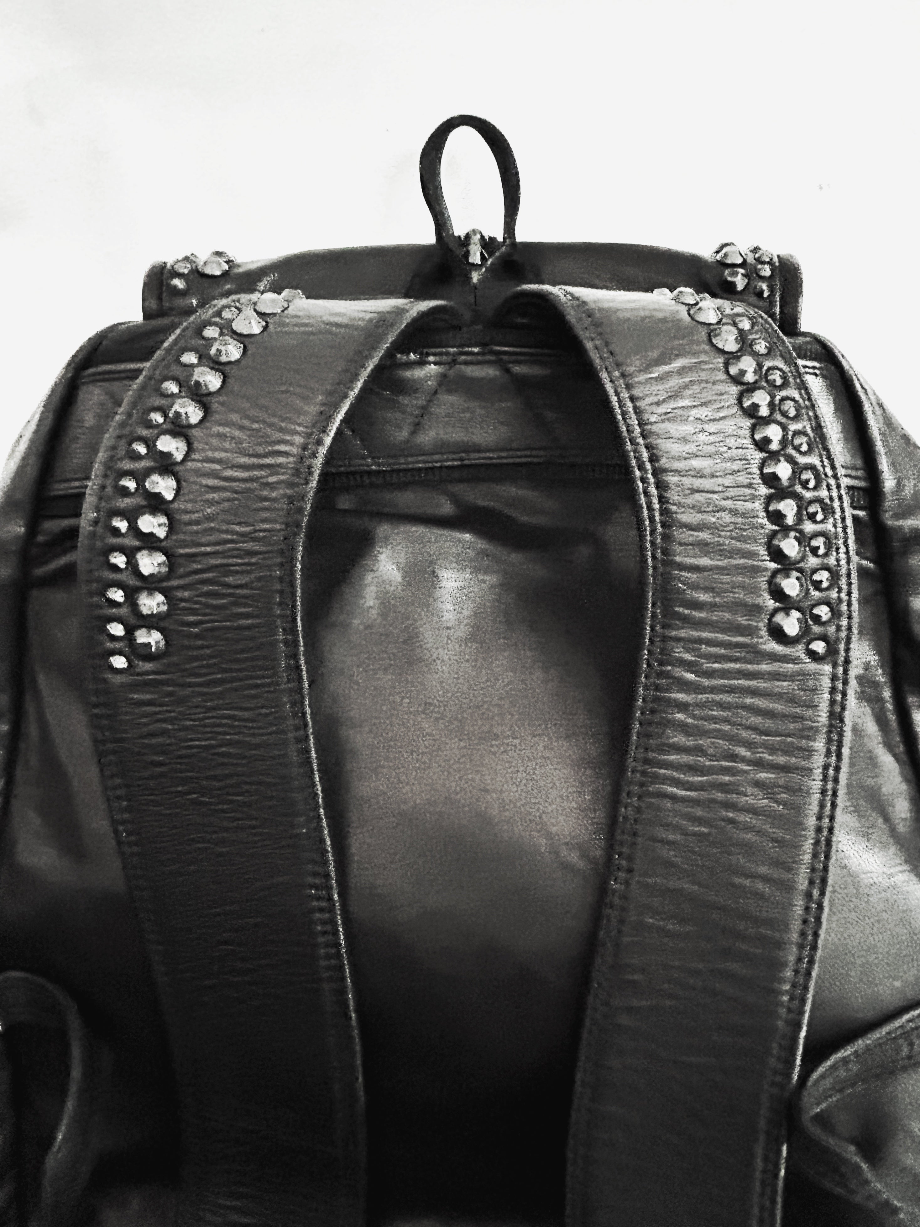 2402-BG04 Black Metal Backpack 02 (All Leather) – KMRii OFFICIAL