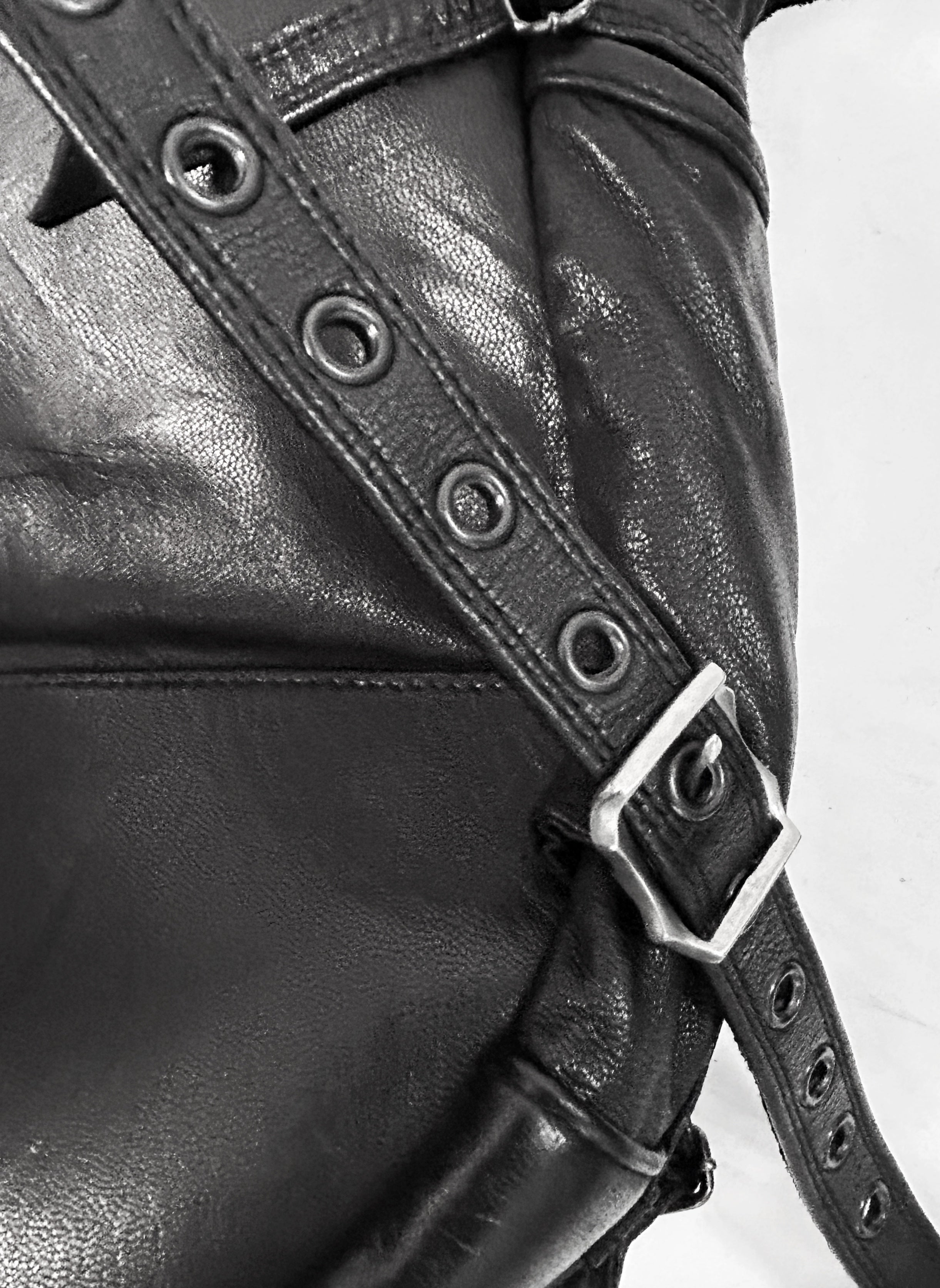 2402-BG04 Black Metal Backpack 02 (All Leather) – KMRii OFFICIAL