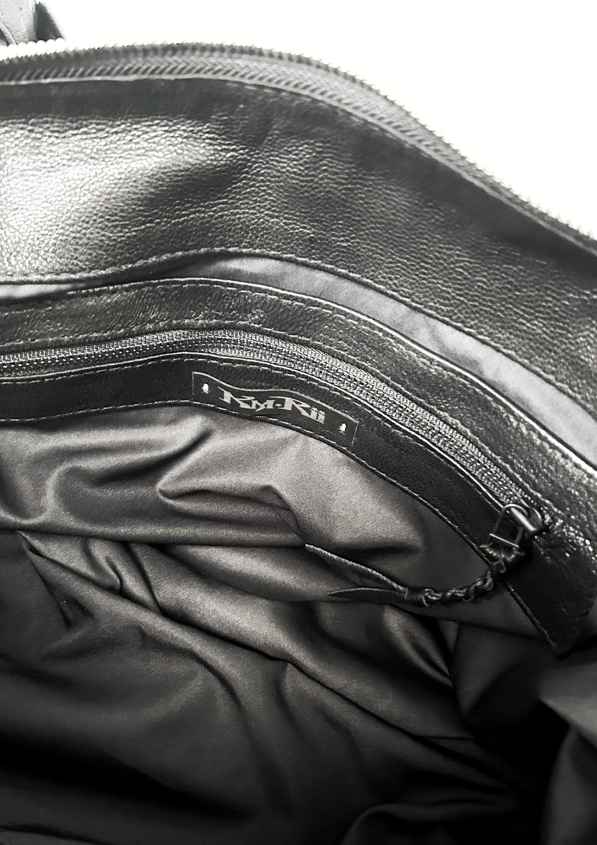 2501-BG03 Giger Abyss