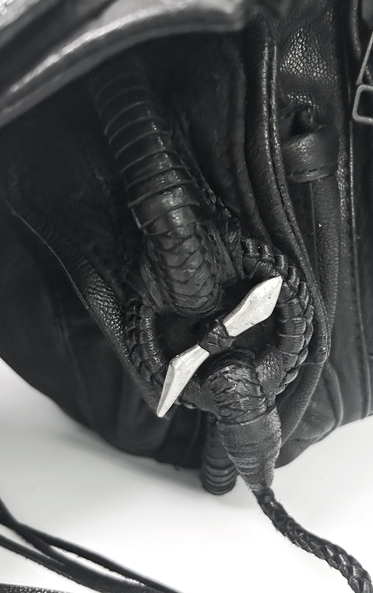 2501-BG05 KB-Shoulder / Serpent Killer