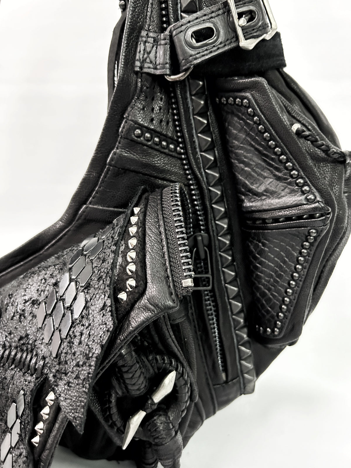 2501-BG05 KB-Shoulder / Serpent Killer